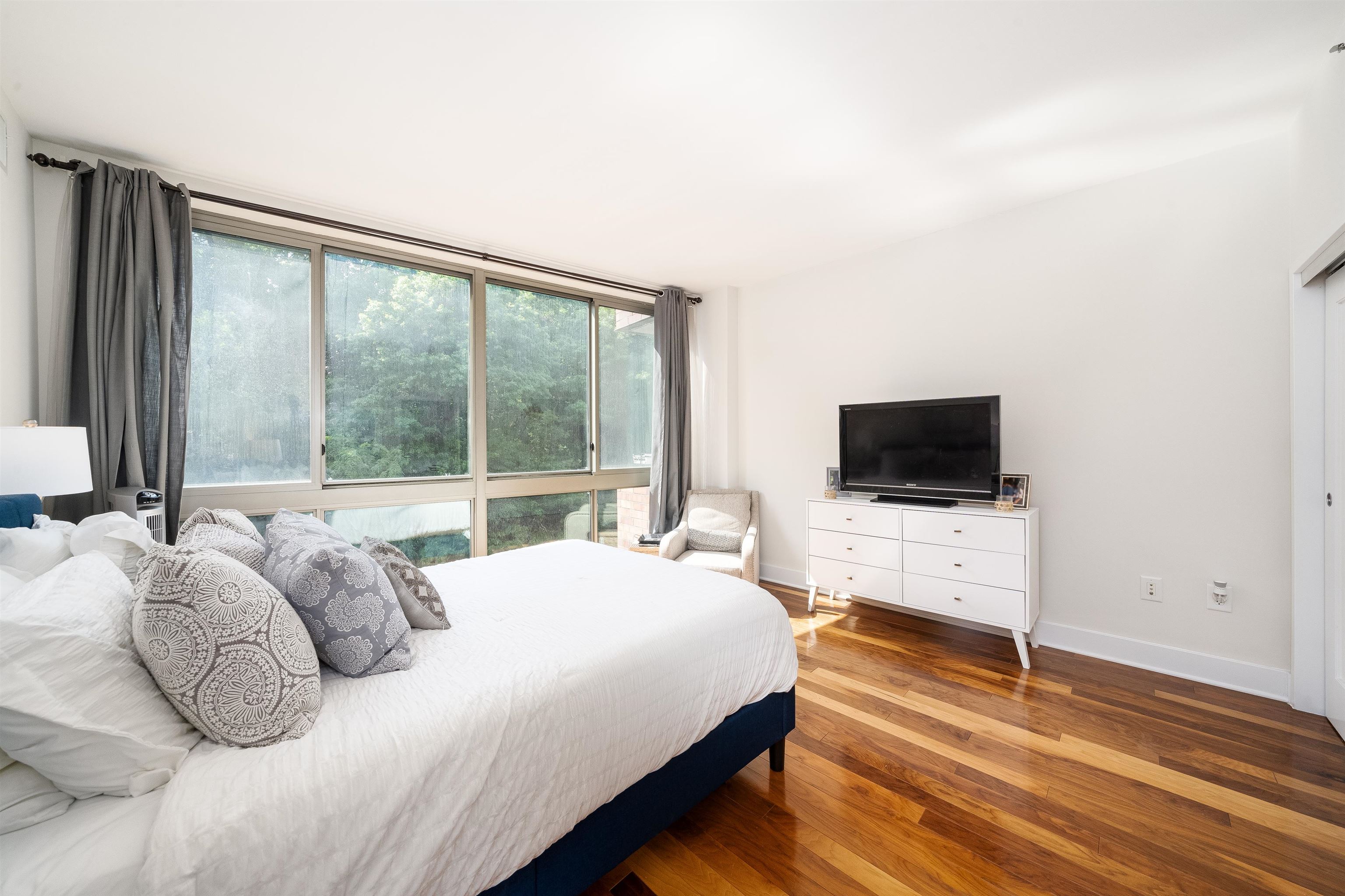 800 JACKSON ST Unit: 513