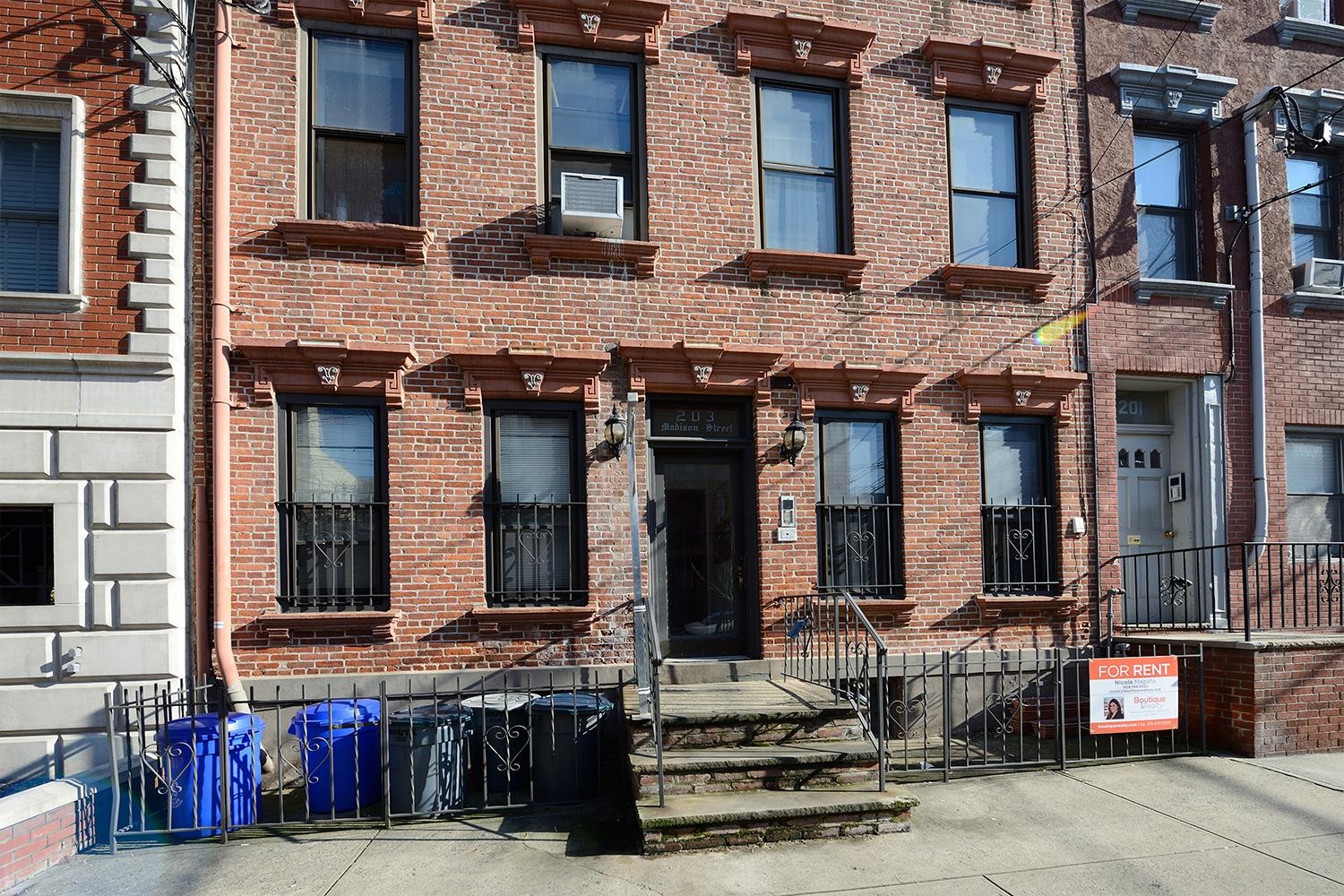 203 MADISON ST Unit: 4B