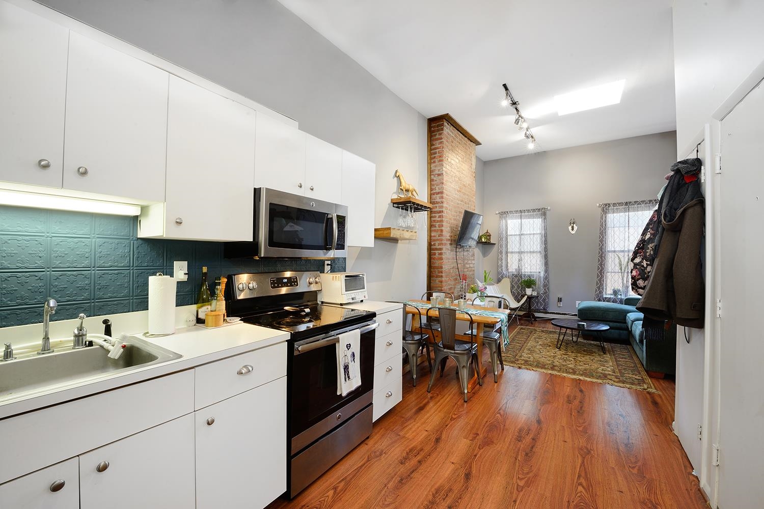 203 MADISON ST Unit: 4B