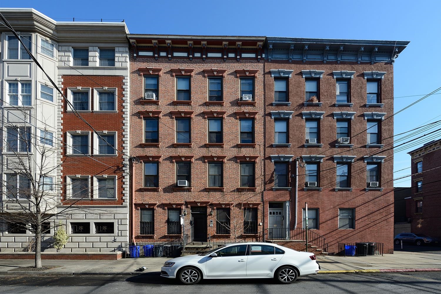 203 MADISON ST Unit: 4B