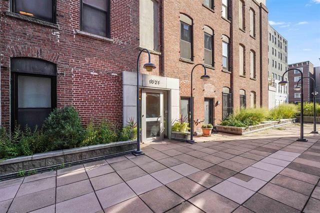 1021 GRAND ST Unit: 1F