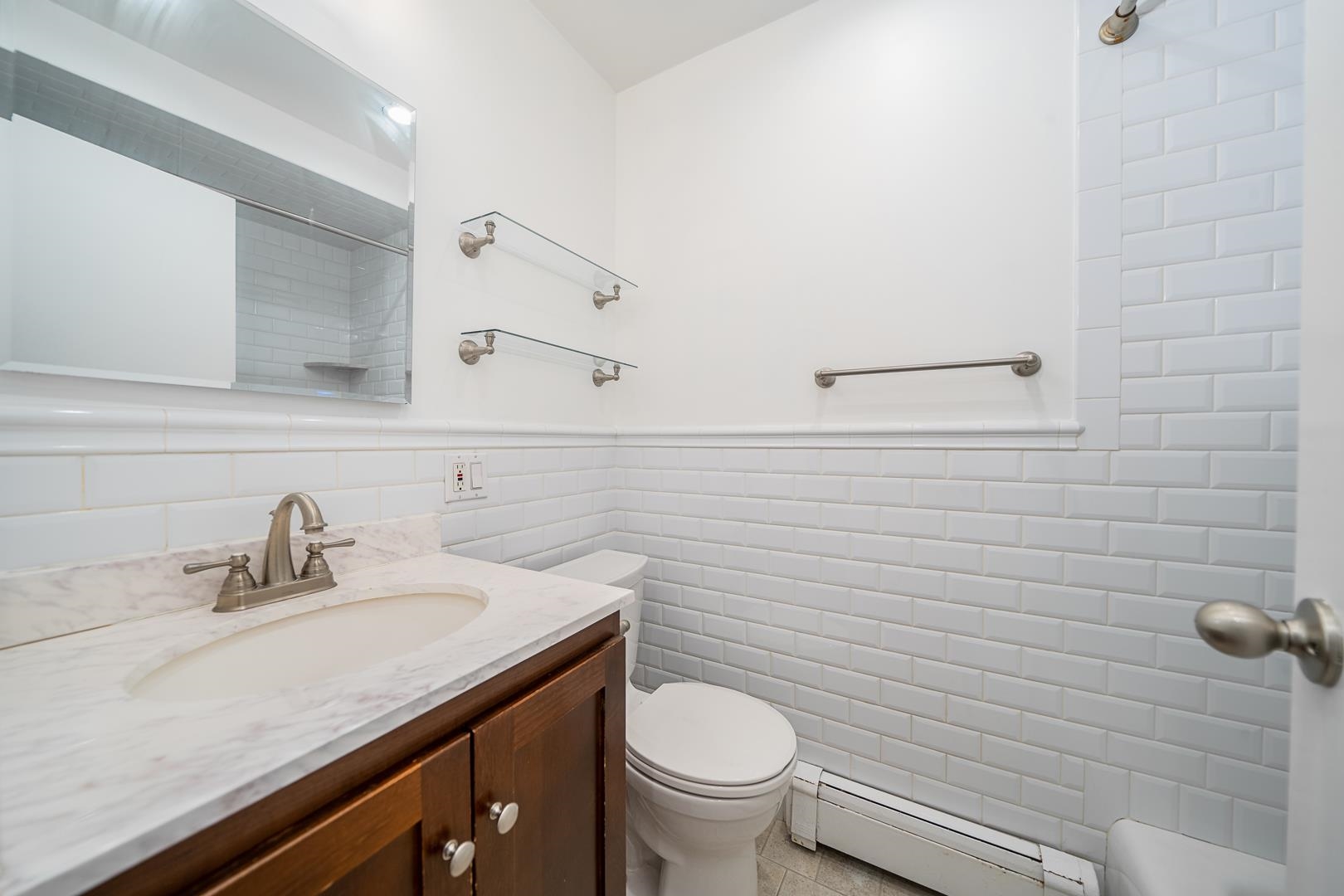 232 PARK AVE Unit: 3N