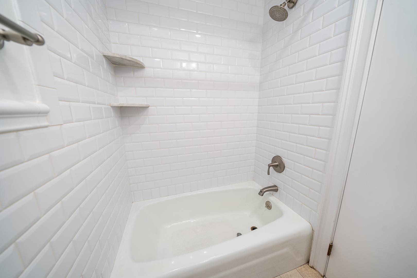 232 PARK AVE Unit: 3N