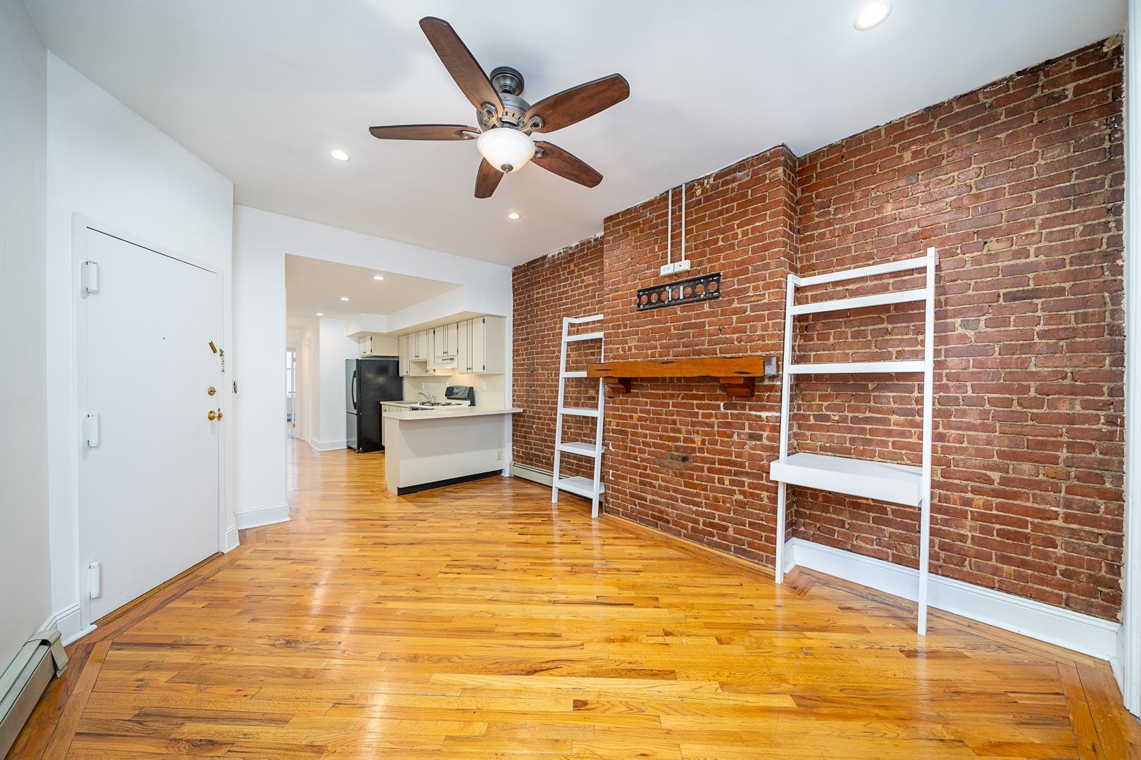 232 PARK AVE Unit: 3N