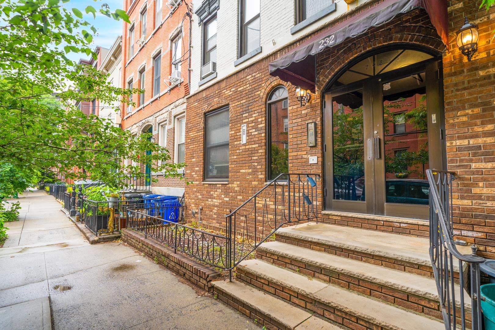 232 PARK AVE Unit: 3N