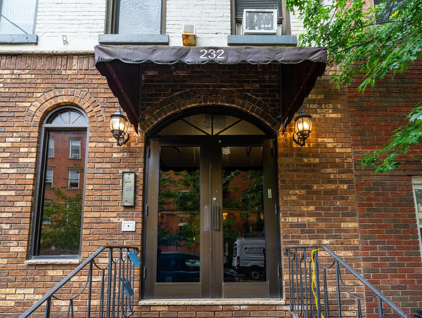 232 PARK AVE Unit: 3N