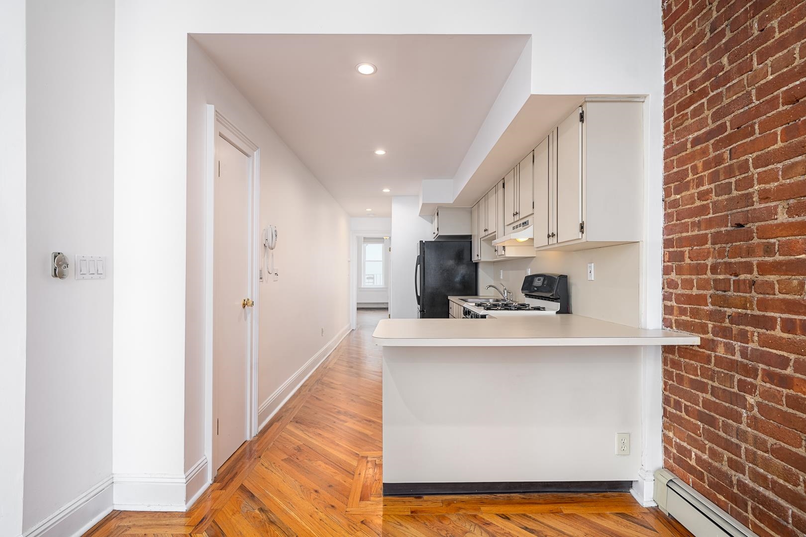 232 PARK AVE Unit: 3N