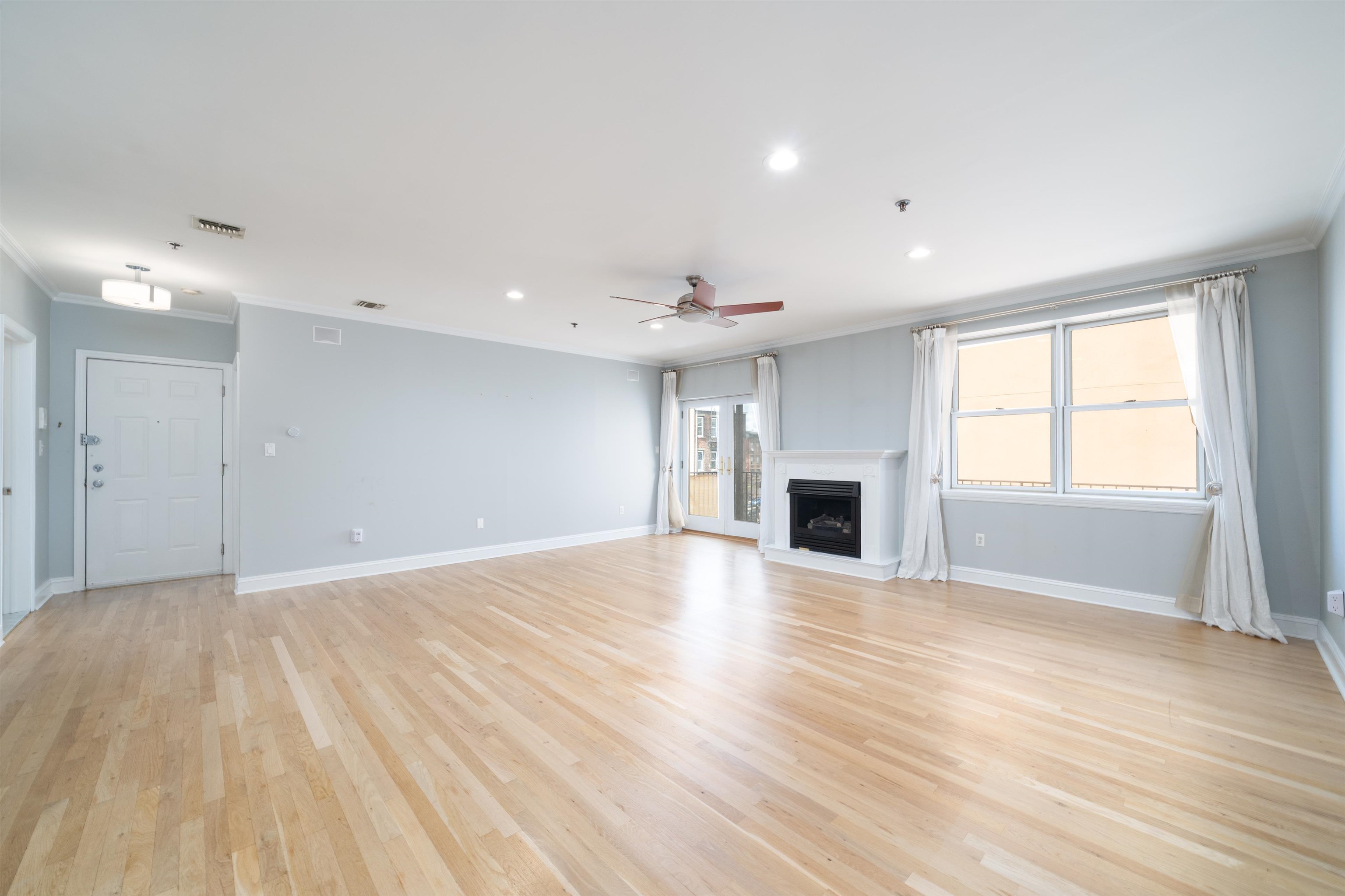 452 2ND ST Unit: 6