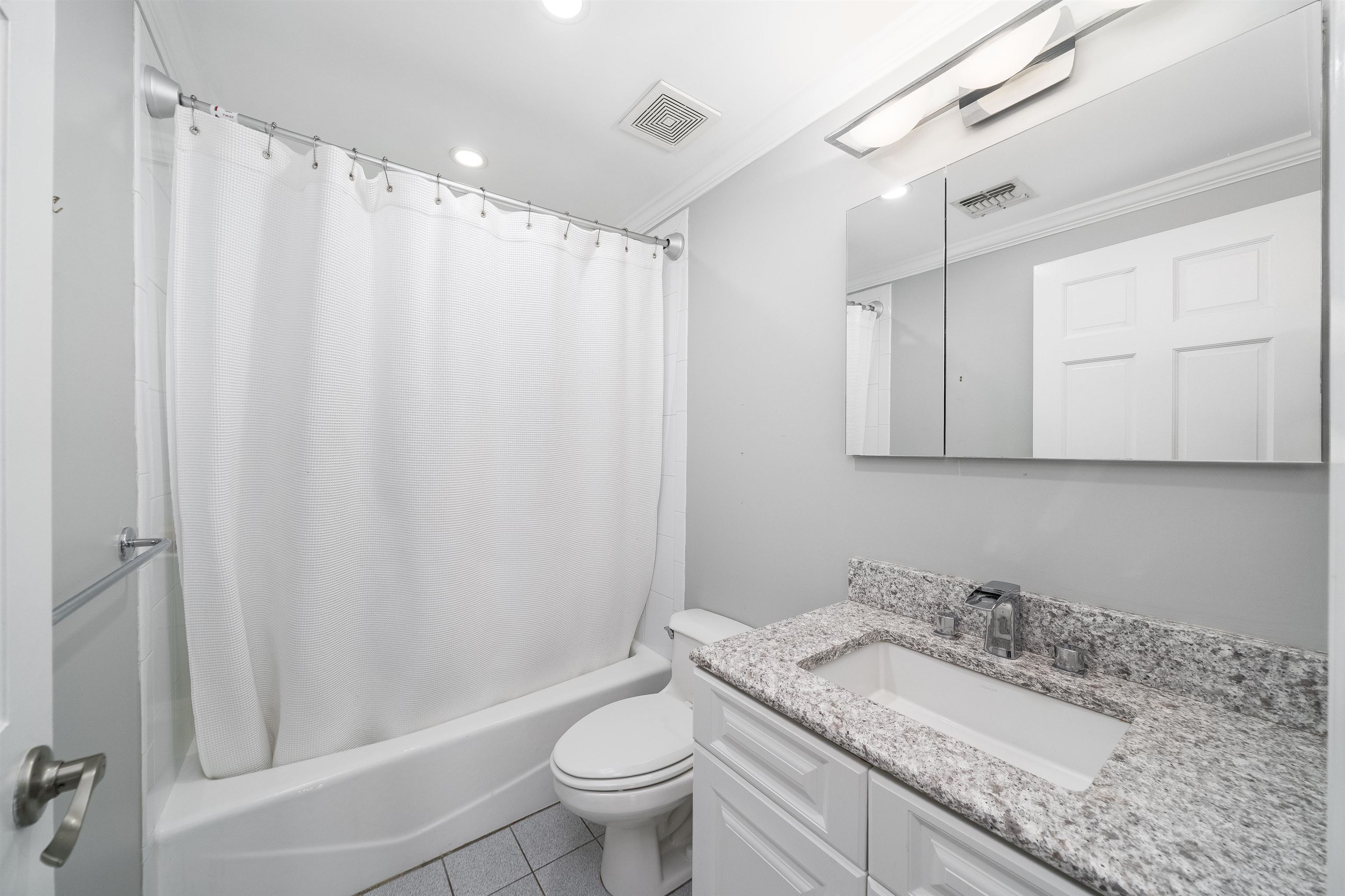 452 2ND ST Unit: 6