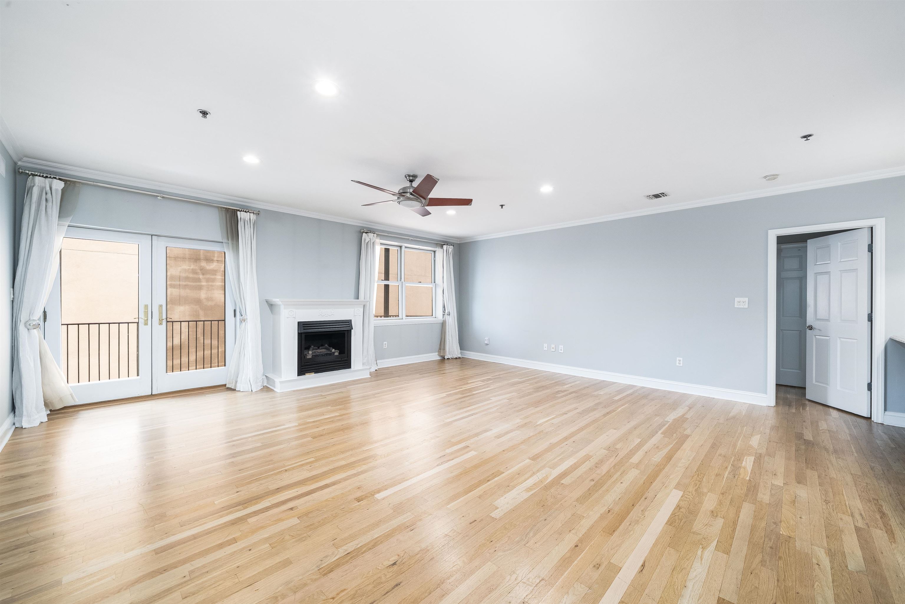 452 2ND ST Unit: 6