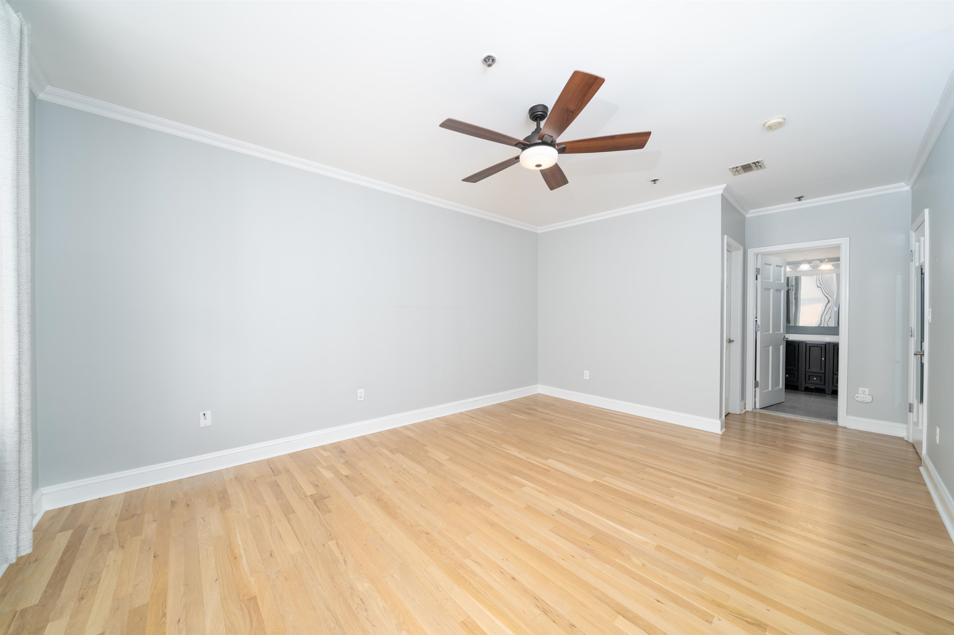 452 2ND ST Unit: 6