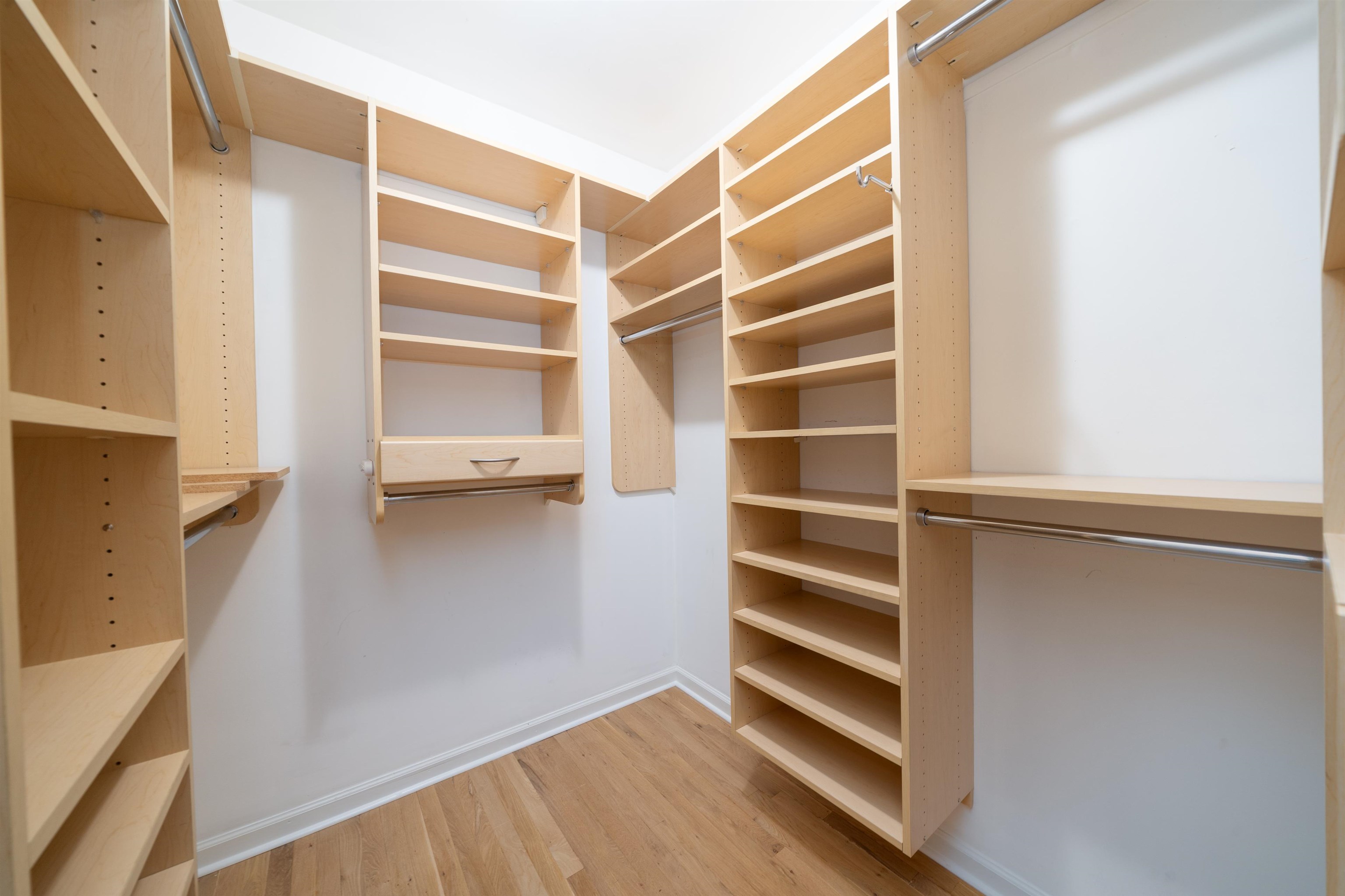 452 2ND ST Unit: 6