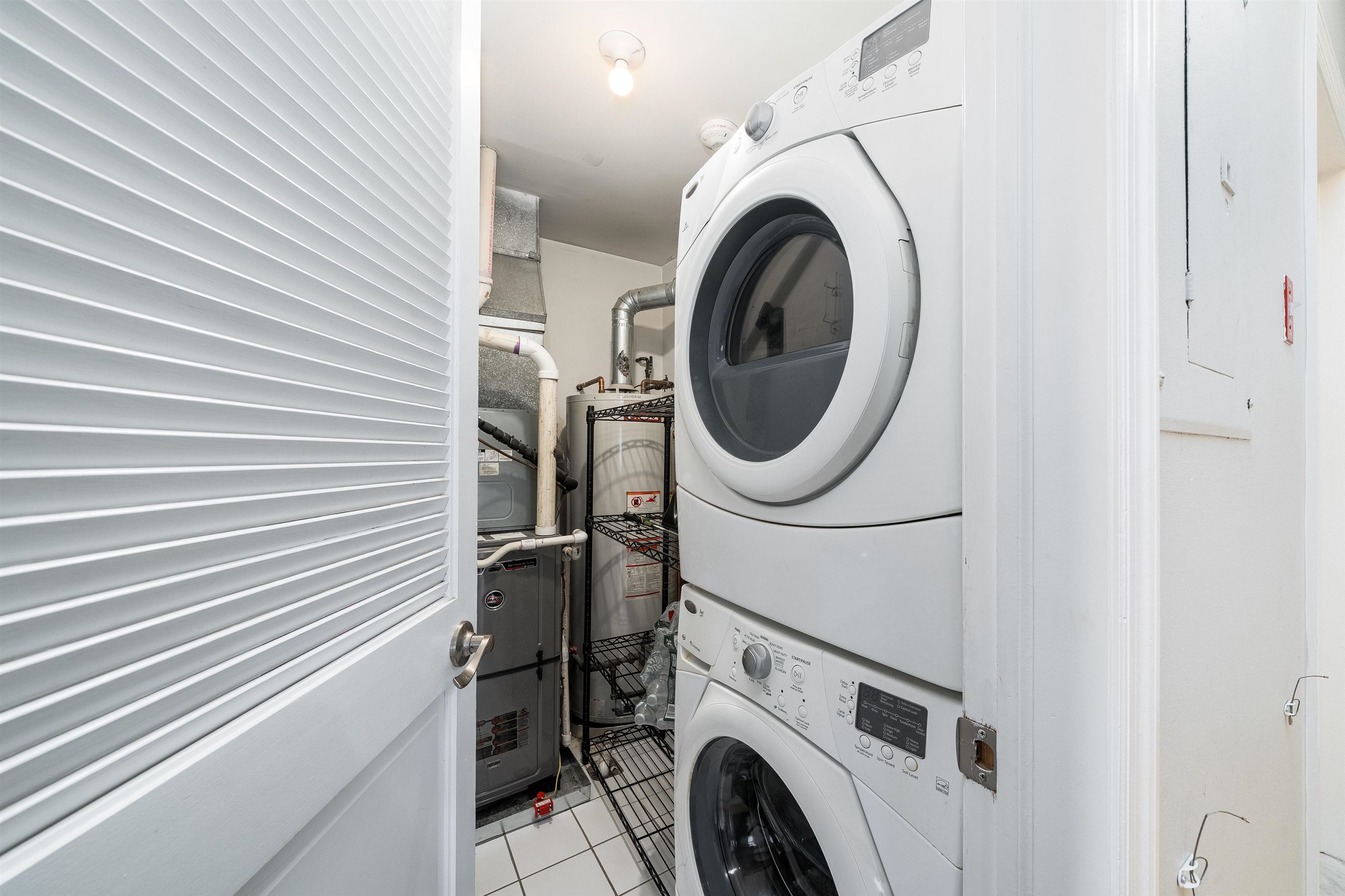 452 2ND ST Unit: 6