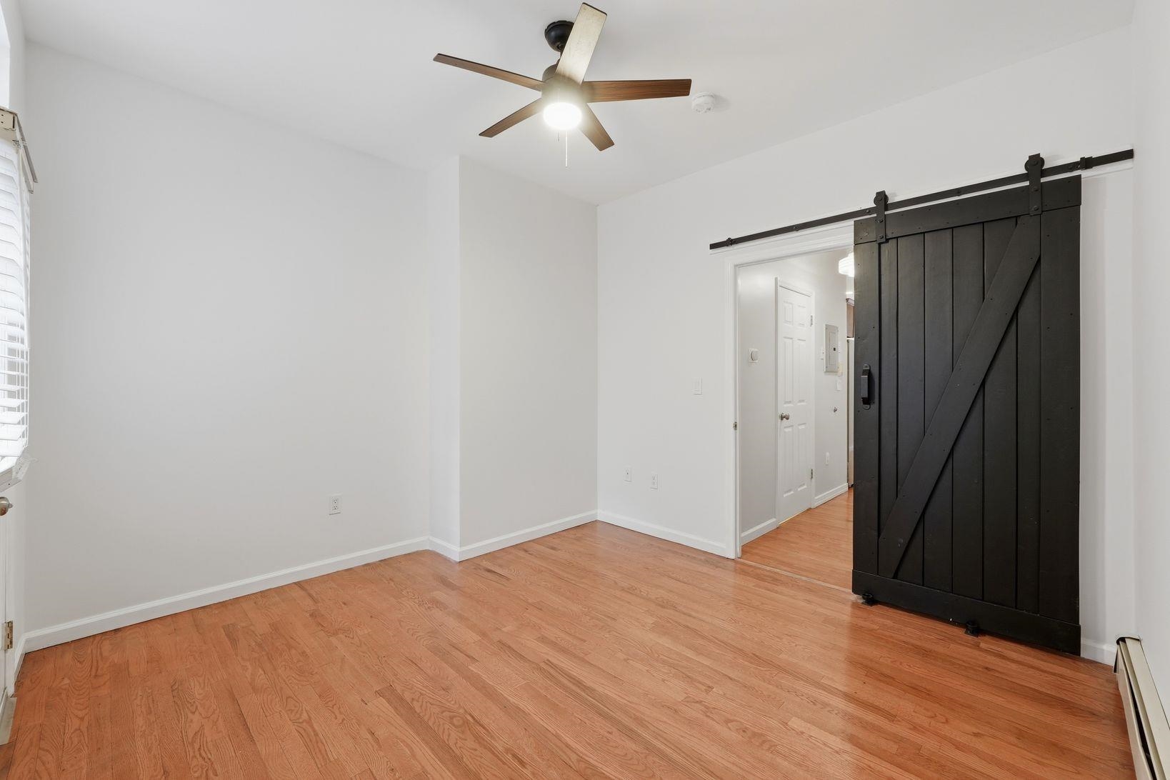 218 WILLOW AVE Unit: 1R