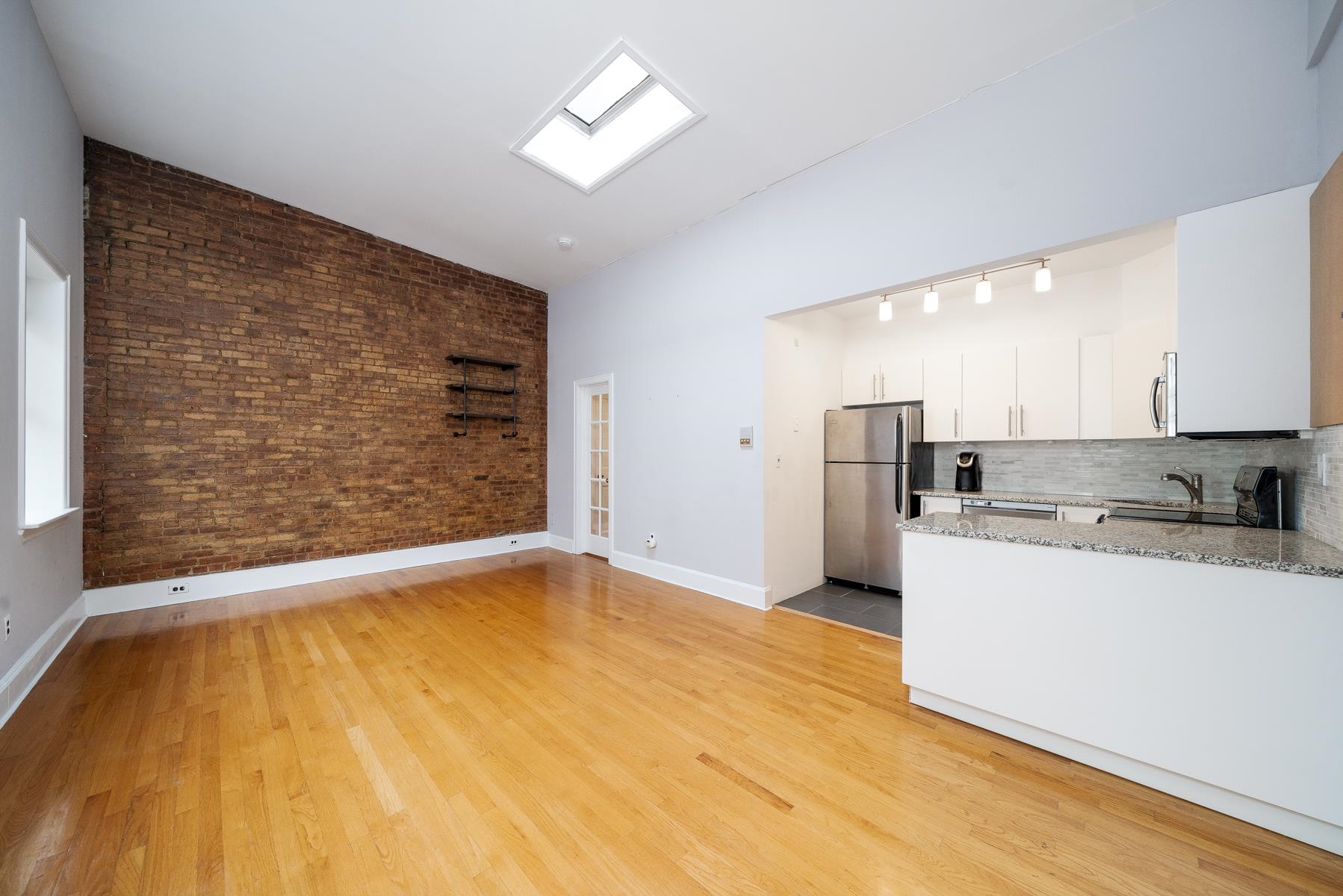309 1ST ST Unit: 3A