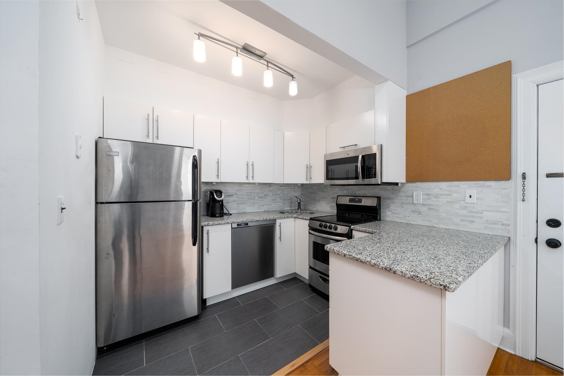 309 1ST ST Unit: 3A