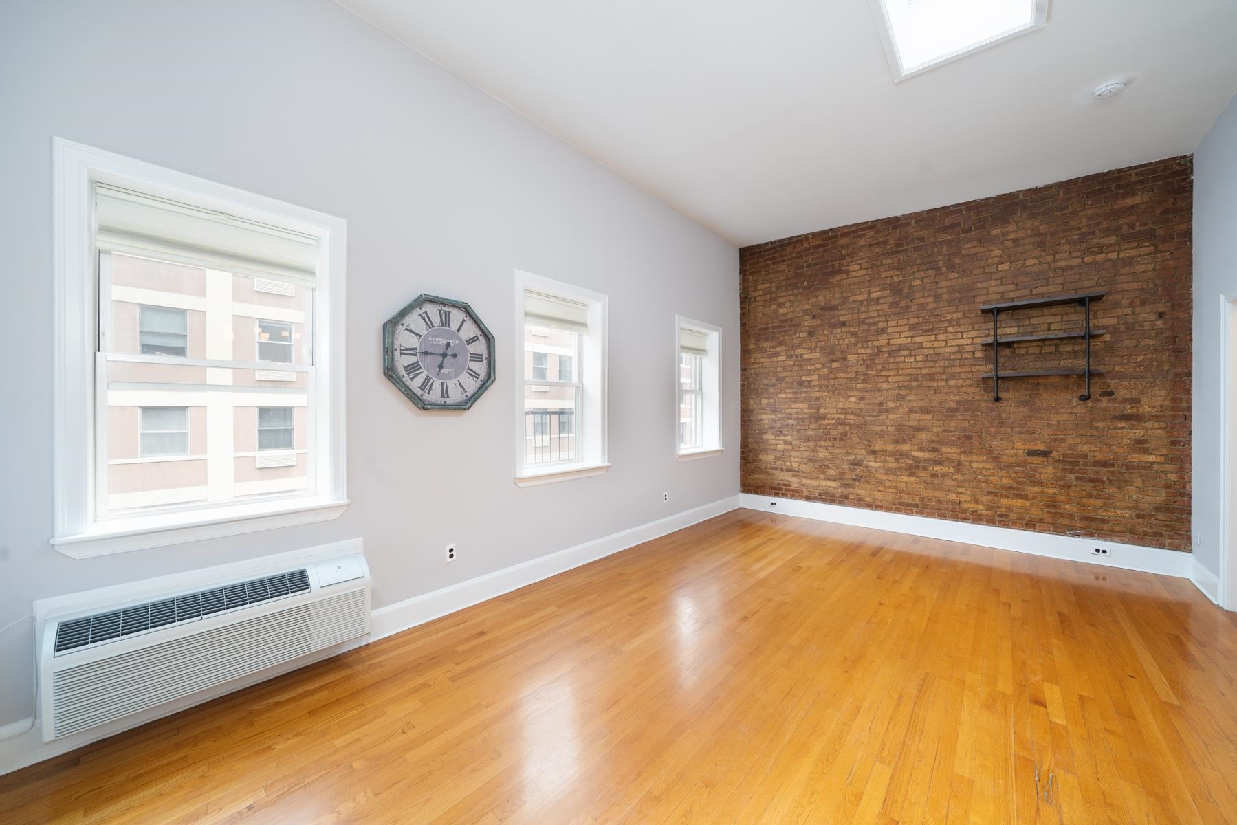 309 1ST ST Unit: 3A