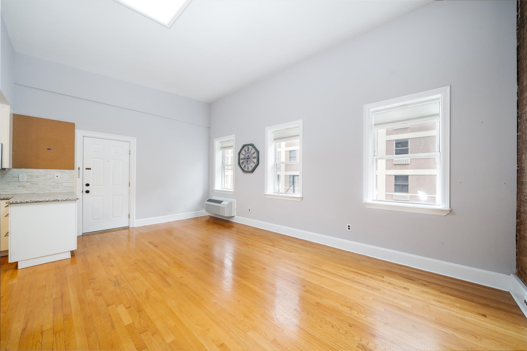 309 1ST ST Unit: 3A