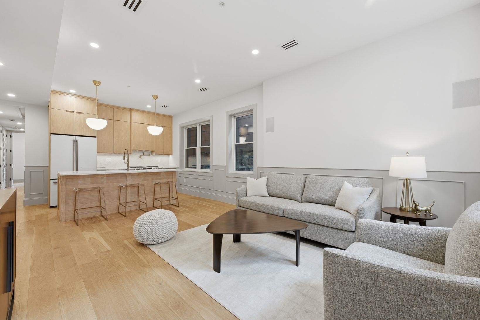 206 SHERMAN AVE Unit: 1