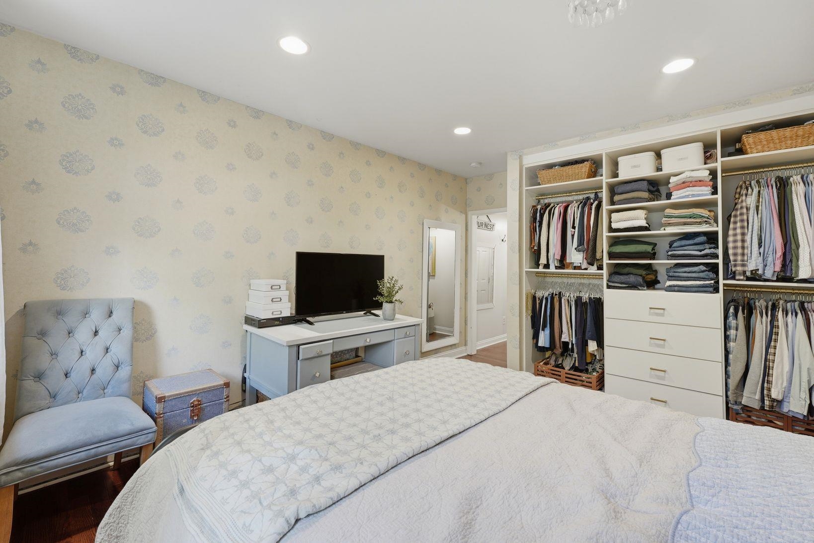 405 BLOOMFIELD ST Unit: 2