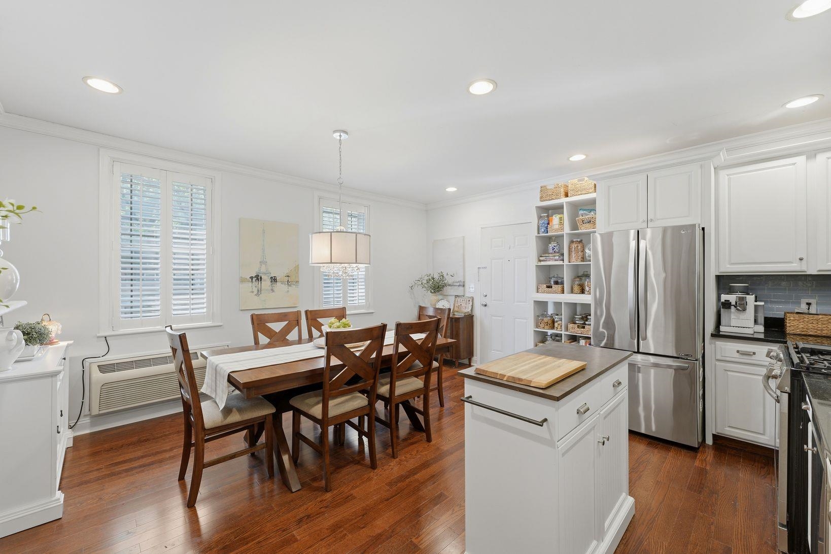 405 BLOOMFIELD ST Unit: 2