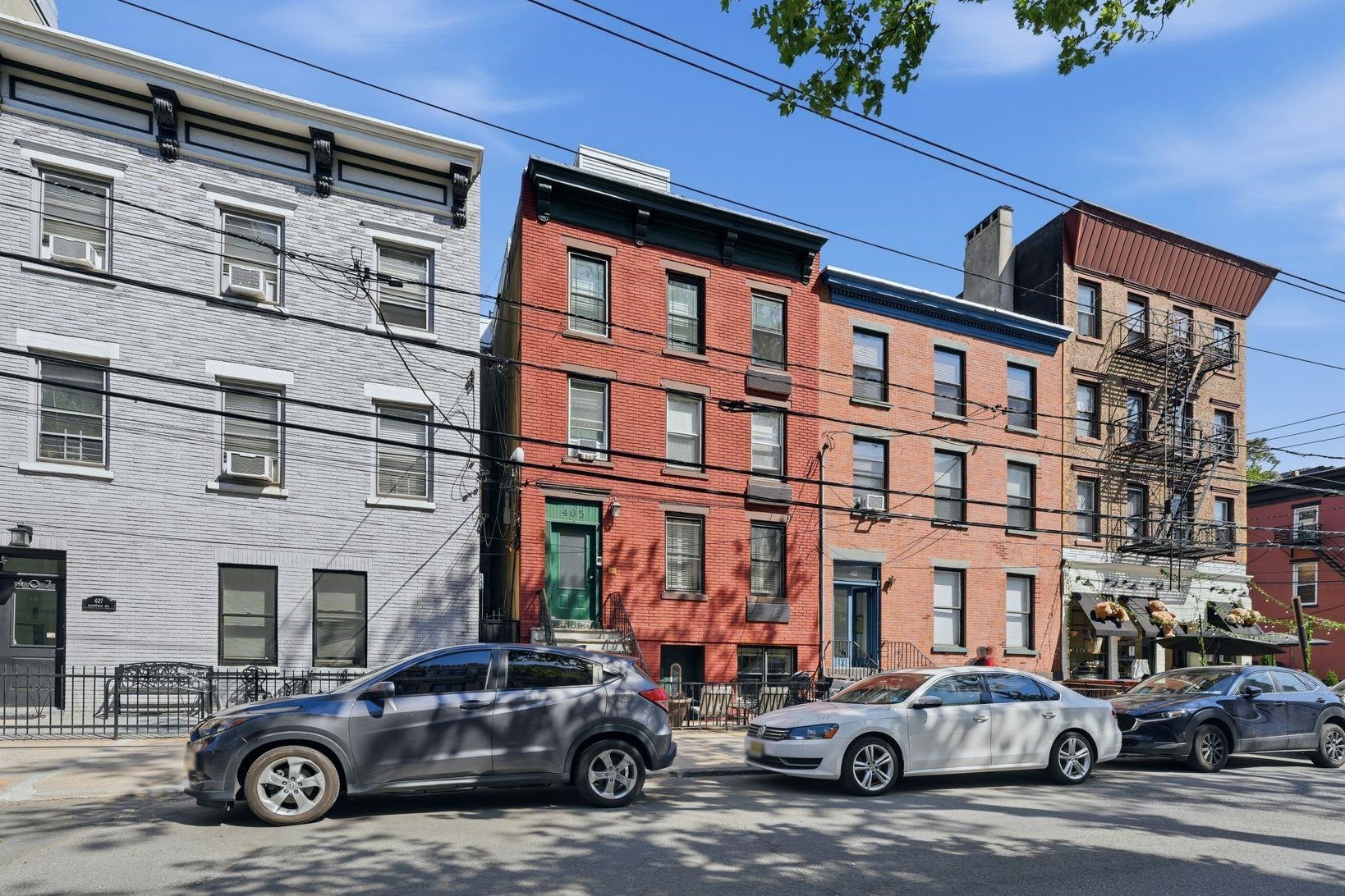 405 BLOOMFIELD ST Unit: 2