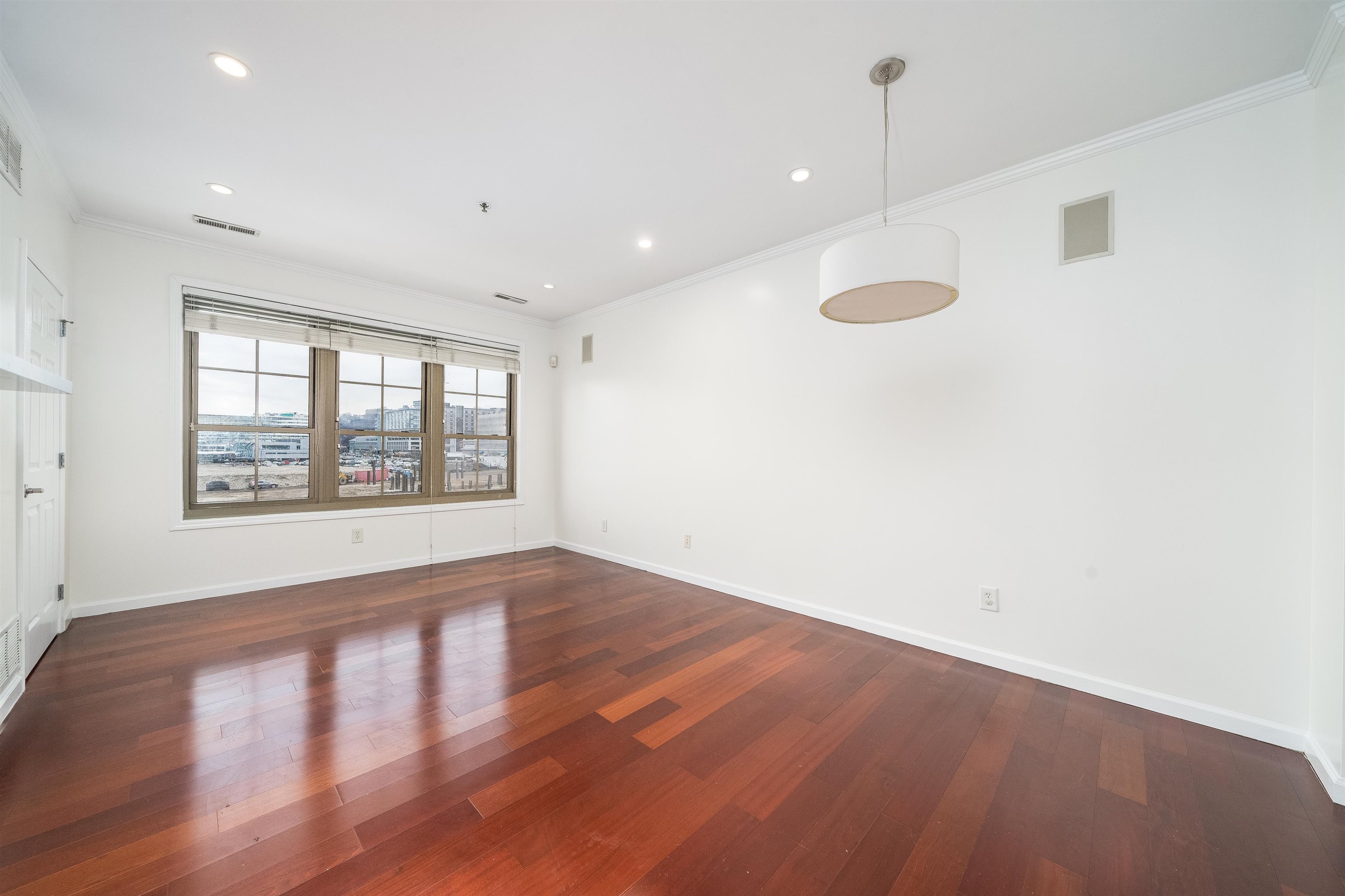 26 AVENUE AT PORT IMPERIAL Unit: 204
