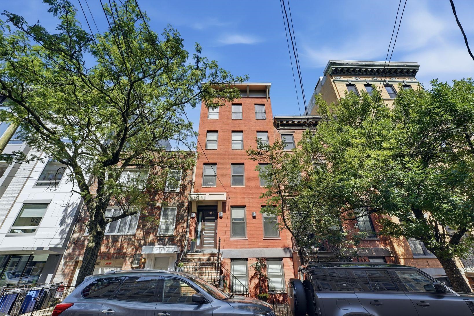 838 PARK AVE Unit: 2