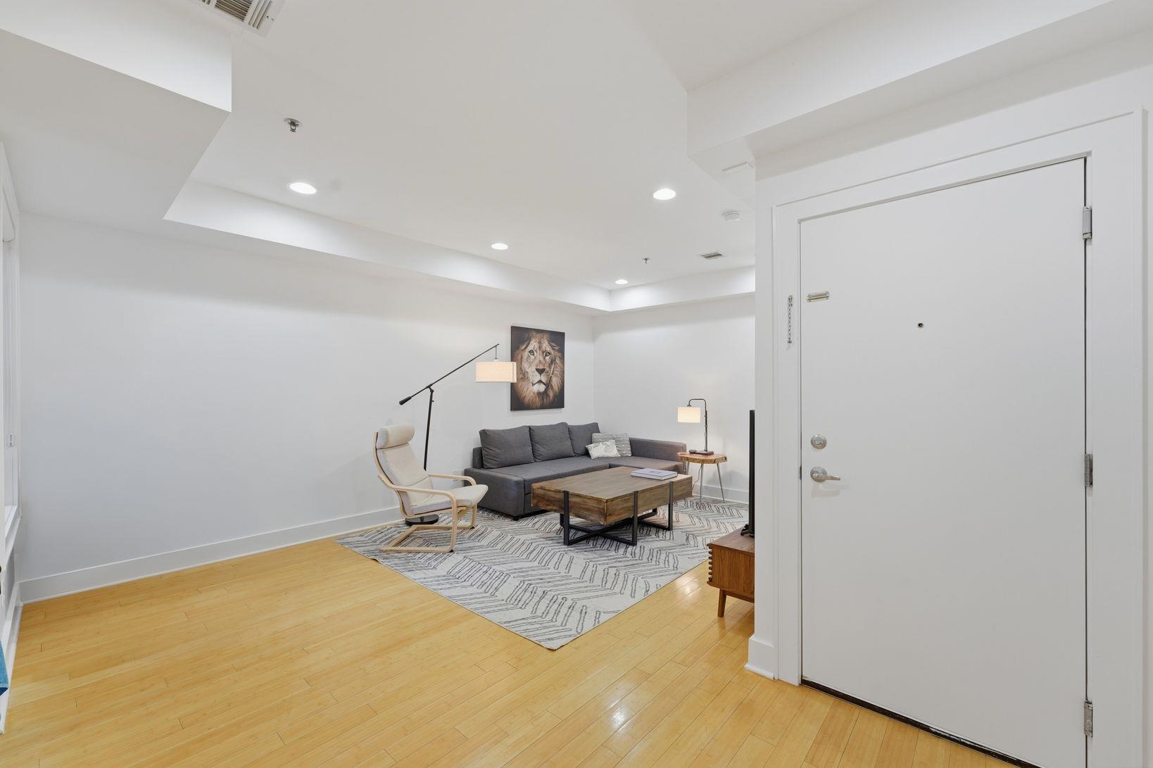 838 PARK AVE Unit: 2