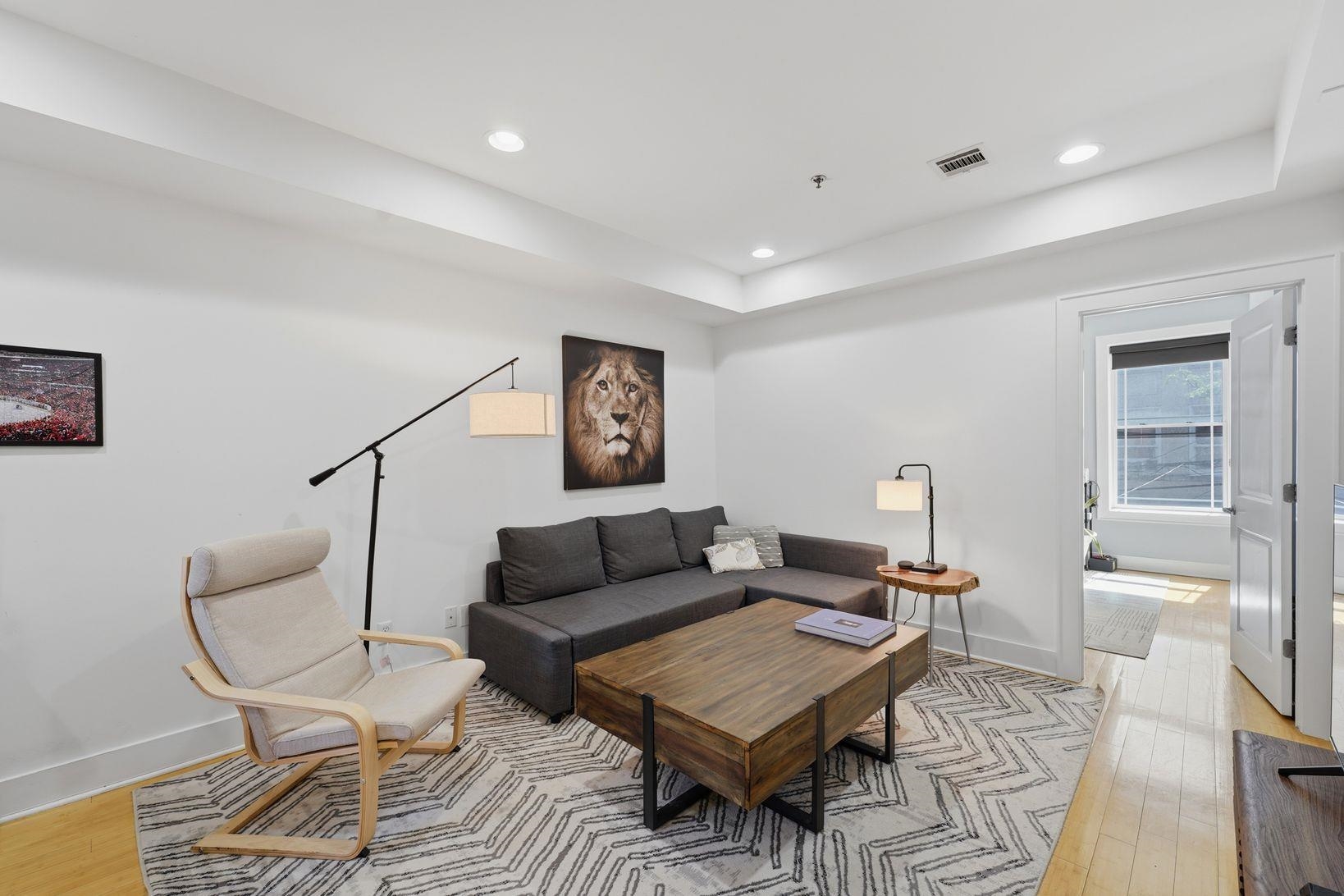 838 PARK AVE Unit: 2