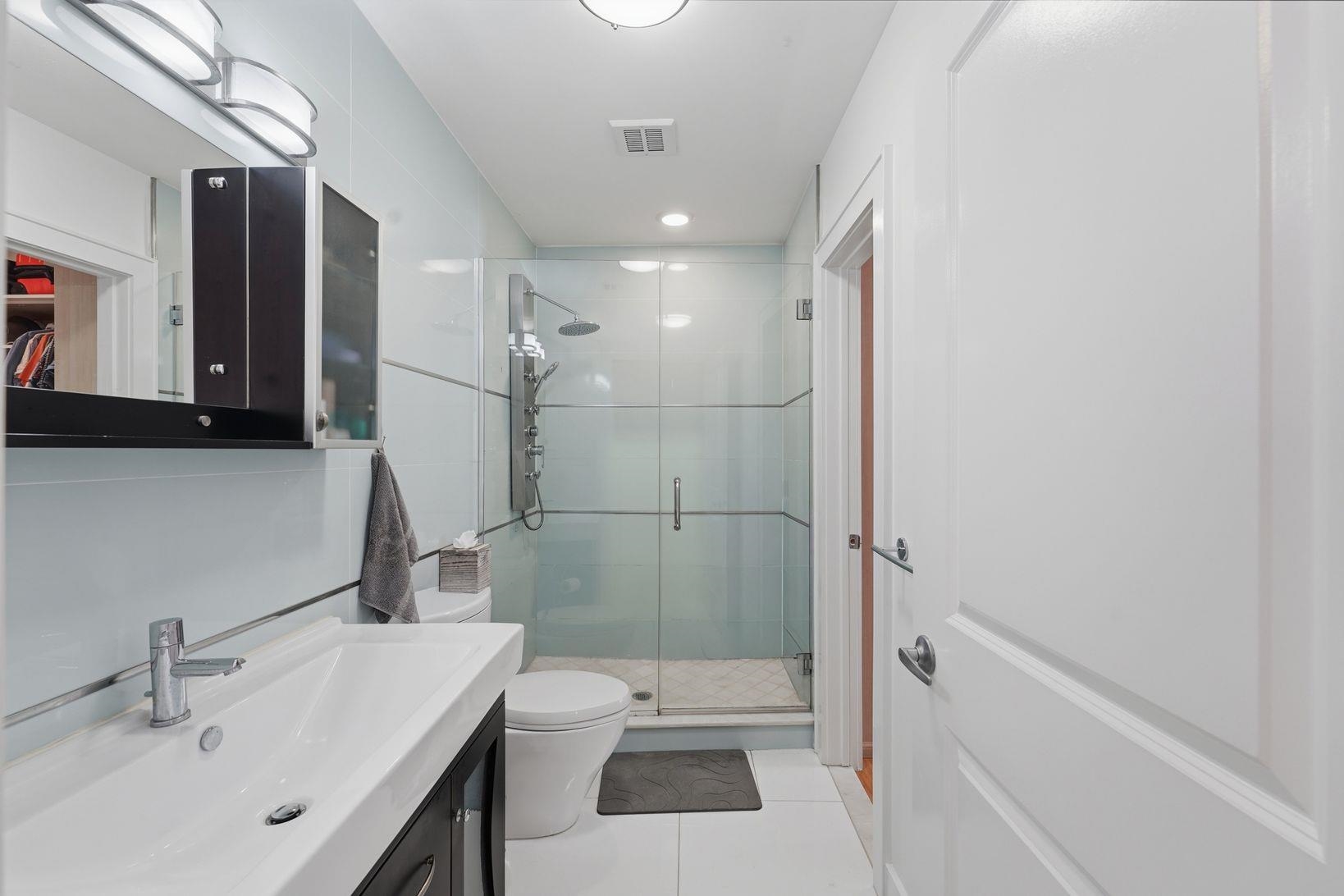 838 PARK AVE Unit: 2