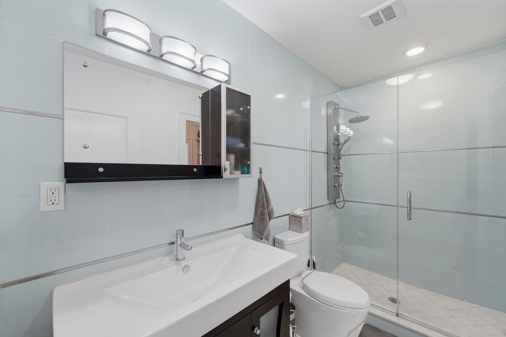 838 PARK AVE Unit: 2
