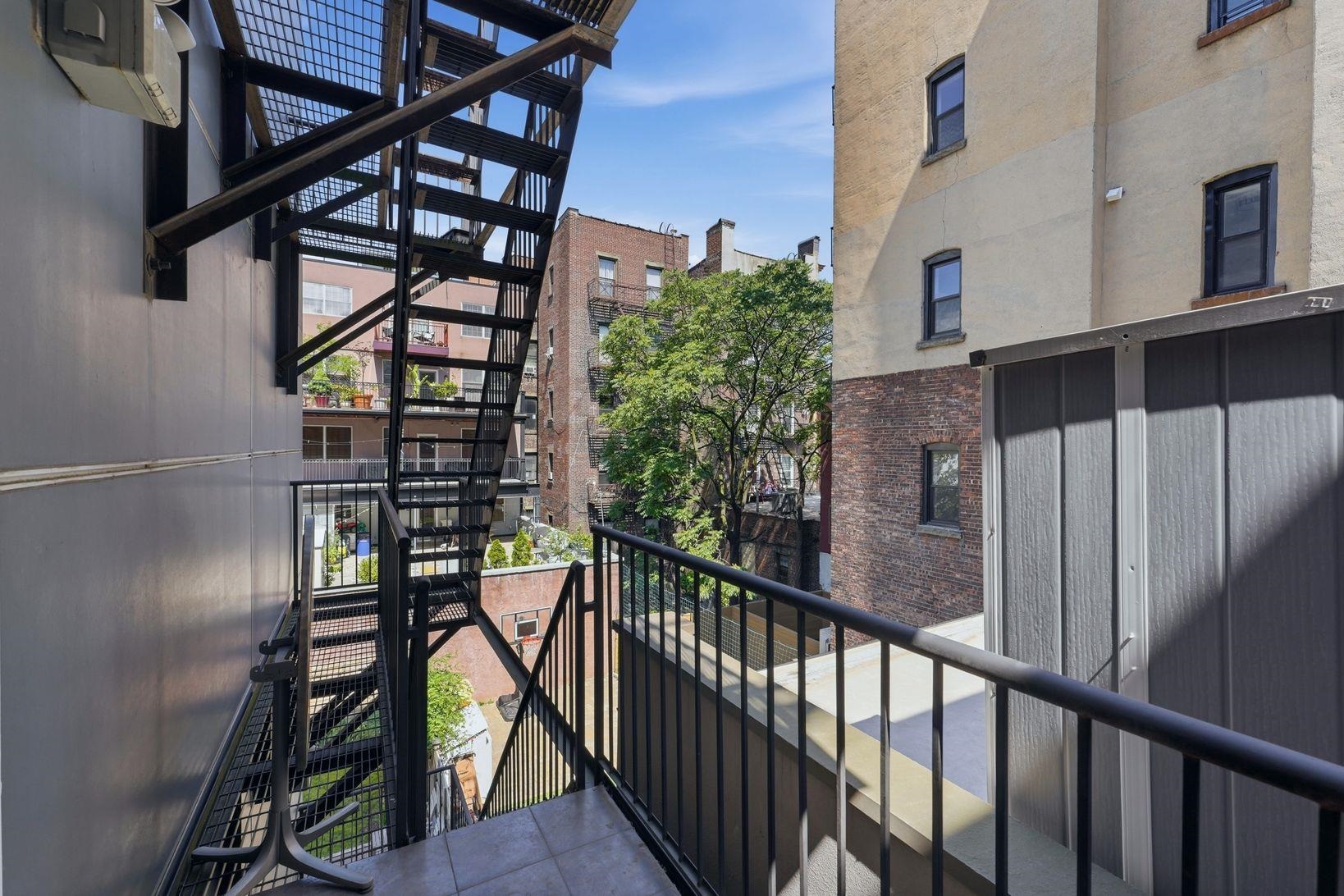 838 PARK AVE Unit: 2