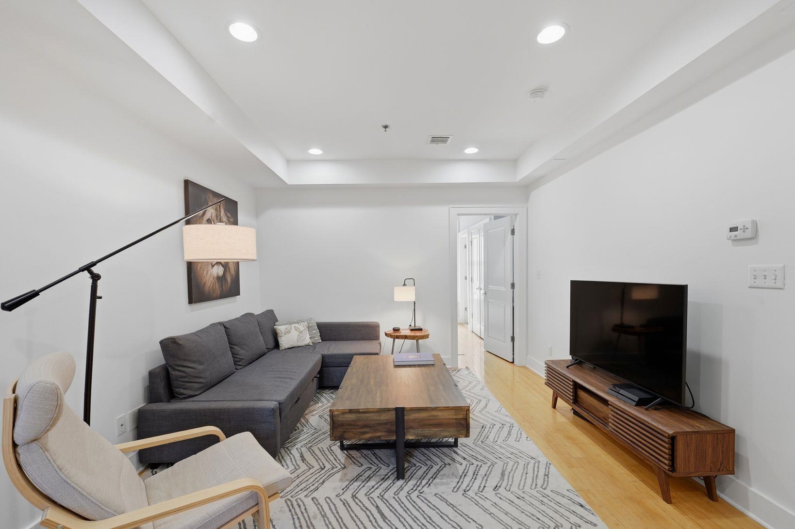 838 PARK AVE Unit: 2