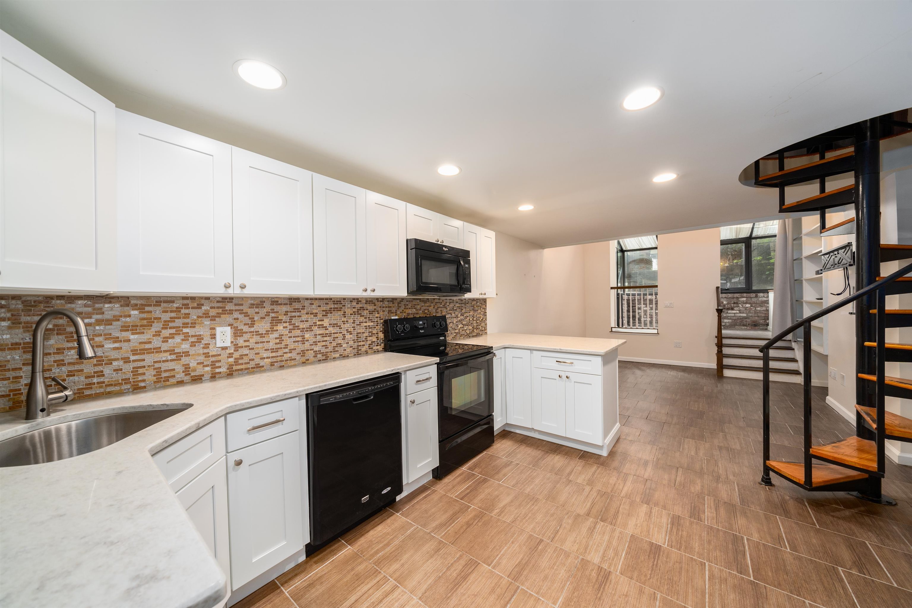 1314 HUDSON ST Unit: 2