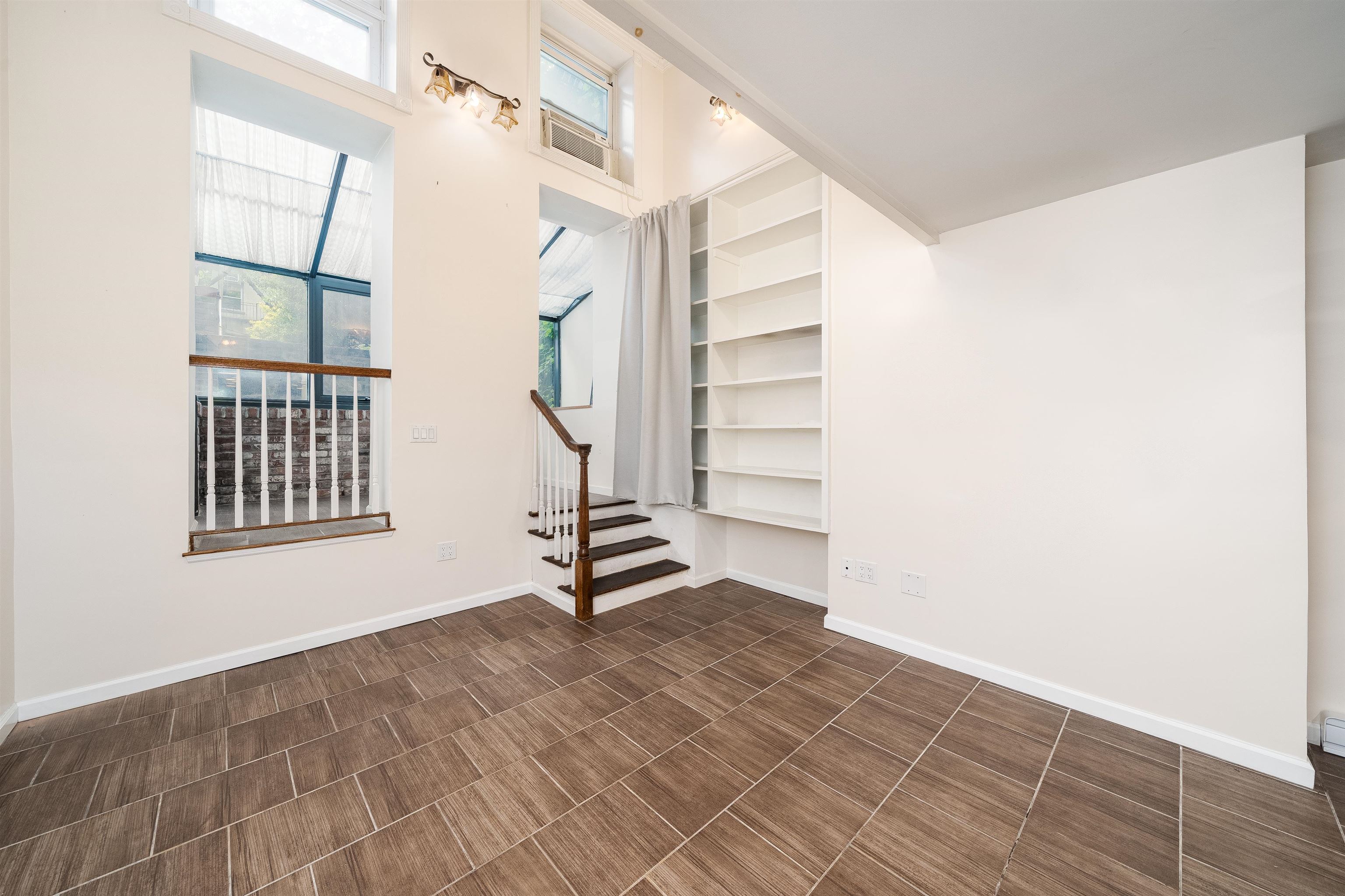 1314 HUDSON ST Unit: 2