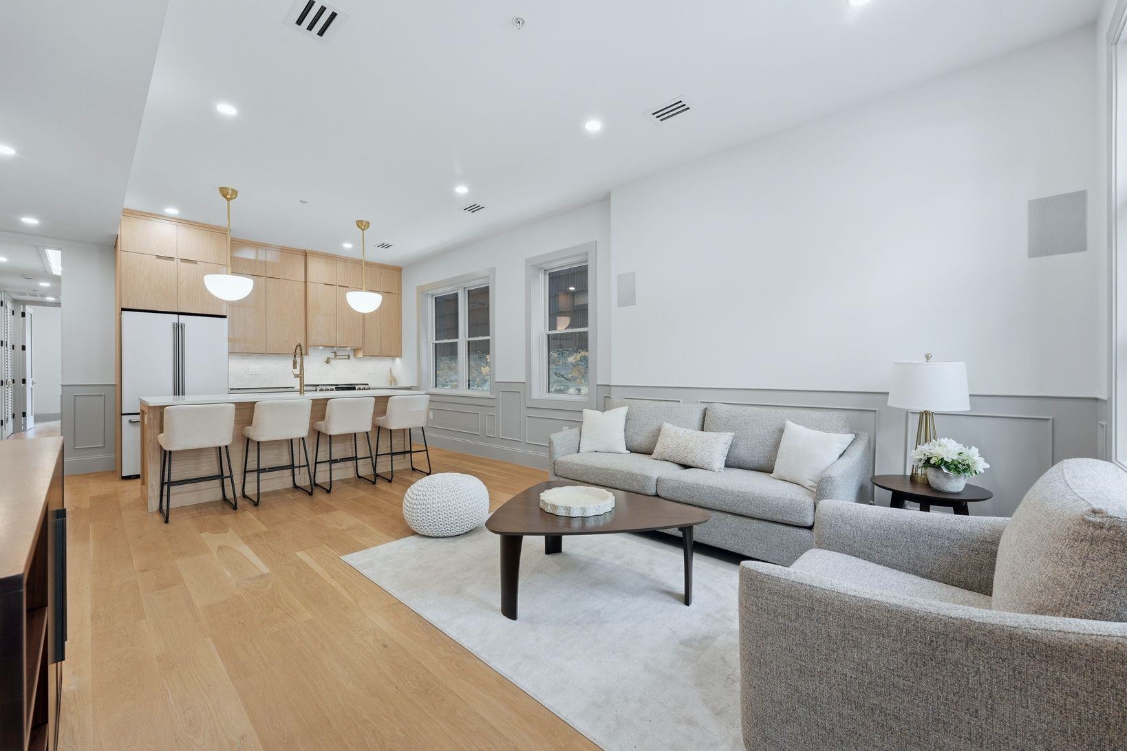 206 SHERMAN AVE Unit: 1