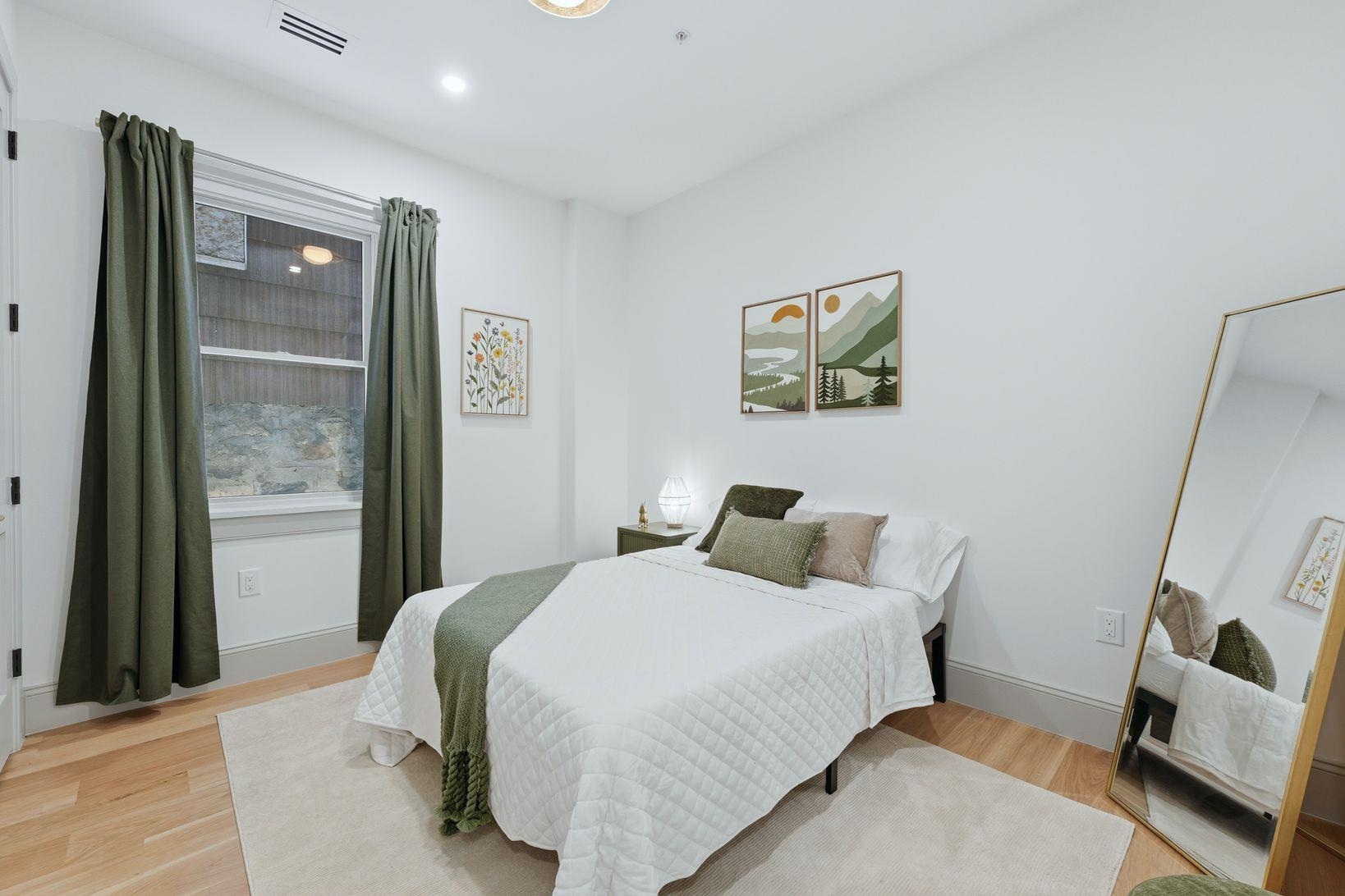206 SHERMAN AVE Unit: 1