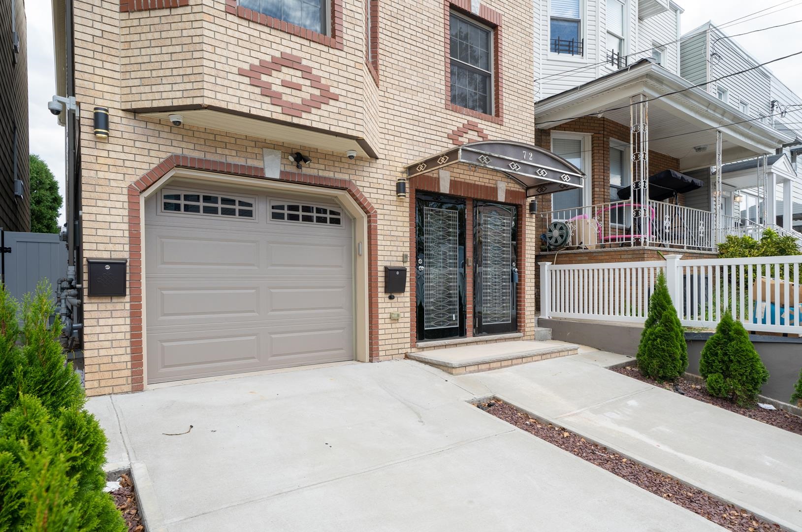 72 CHARLES ST