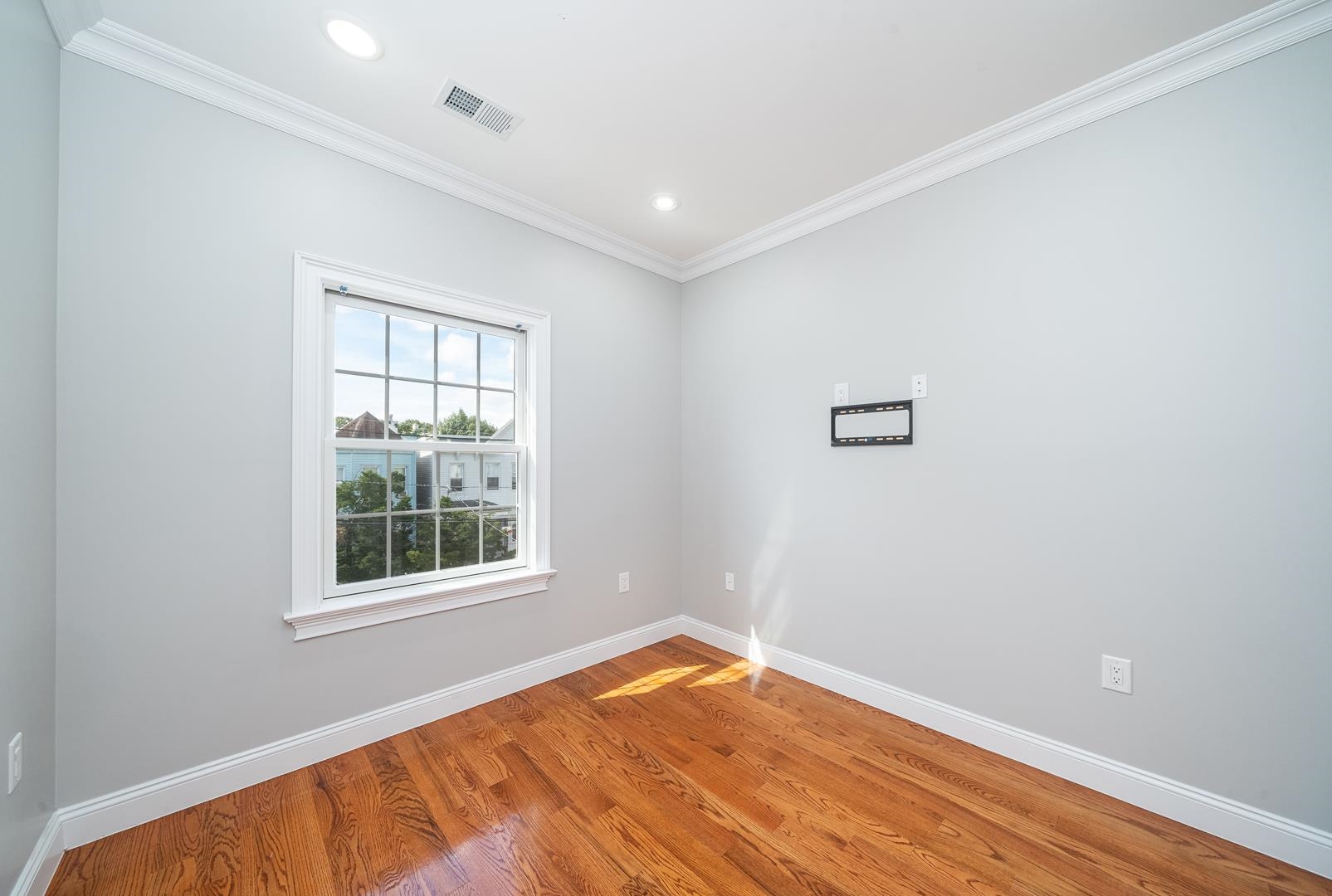 72 CHARLES ST