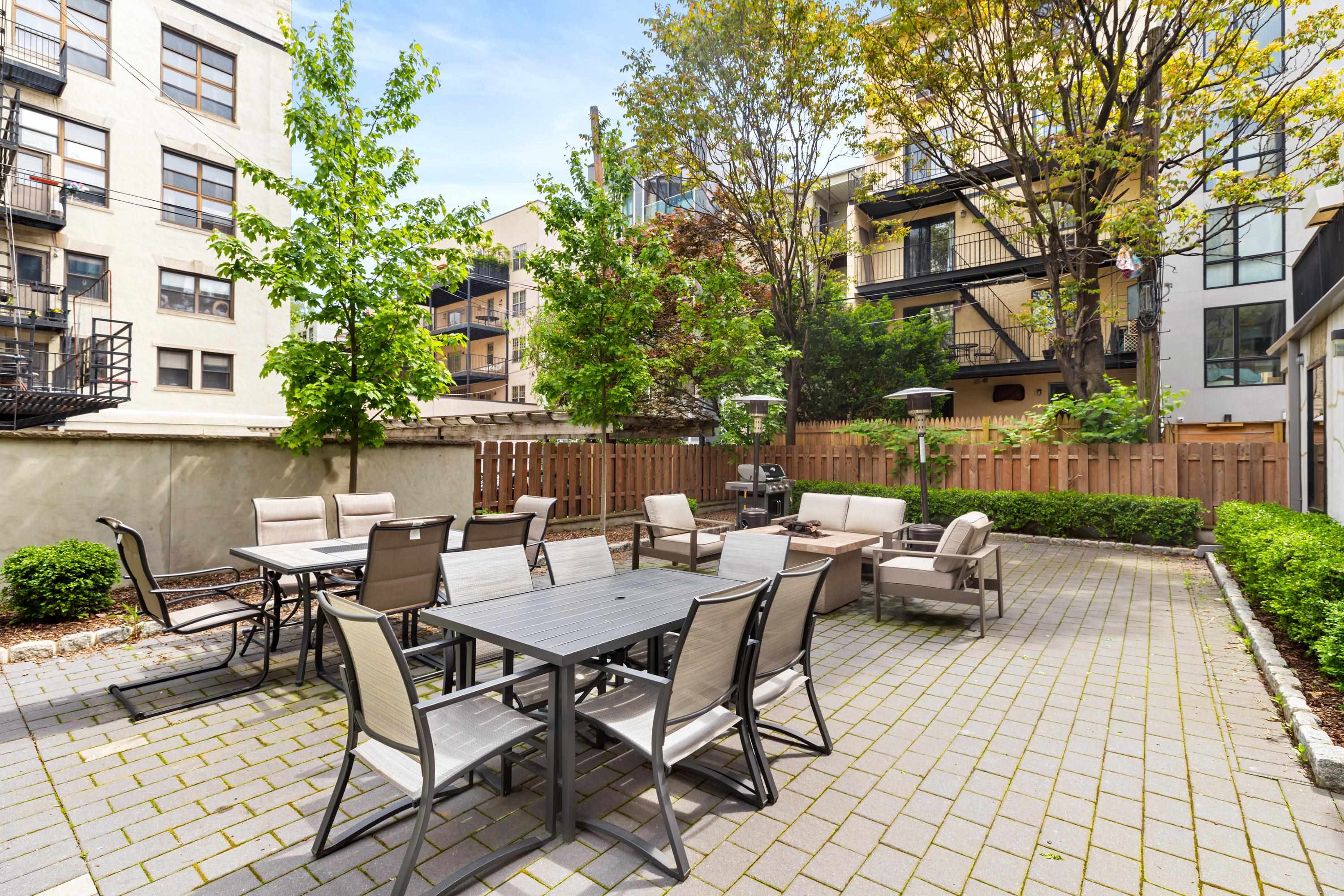 10 PATERSON AVE Unit: 3B