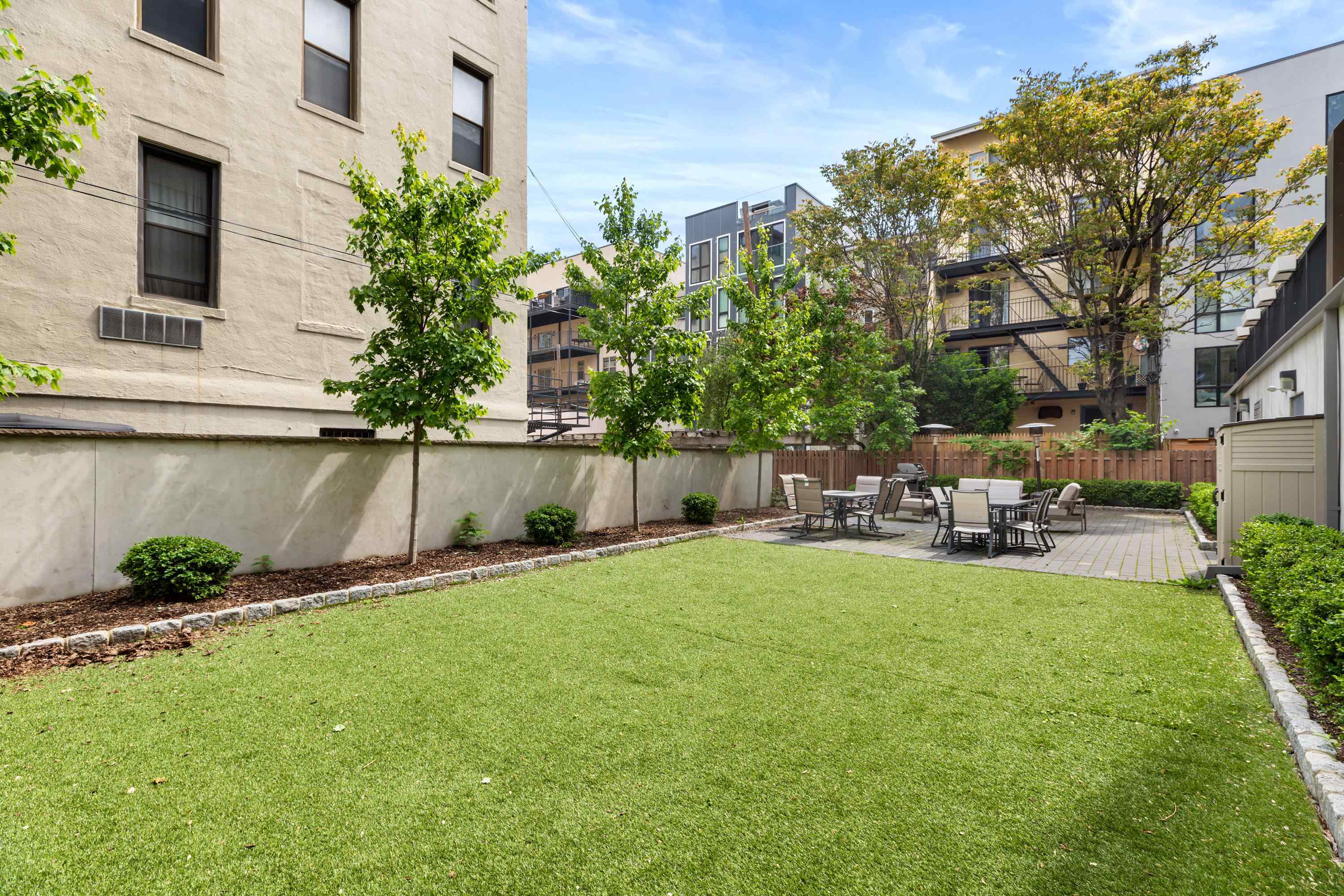 10 PATERSON AVE Unit: 3B