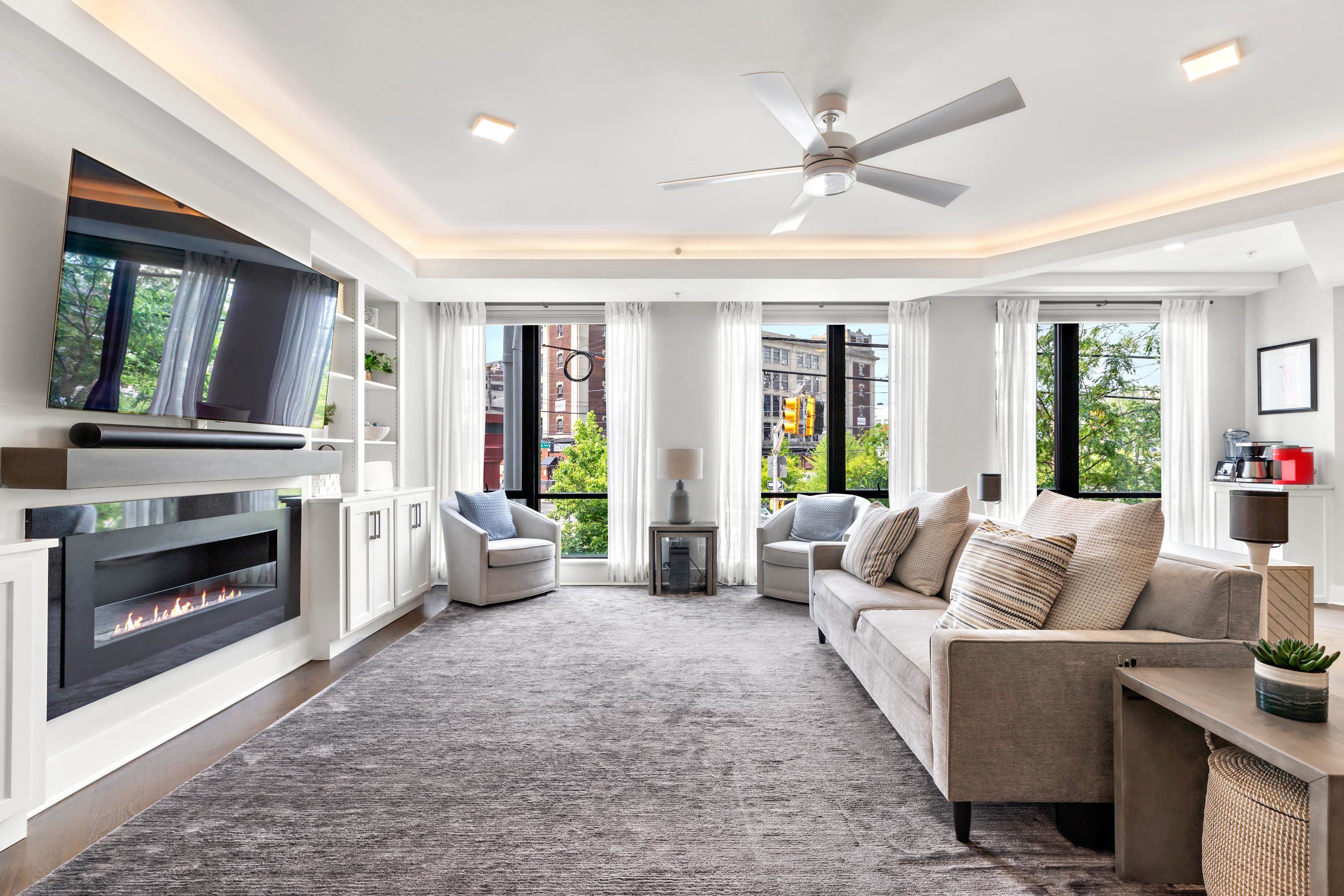 10 PATERSON AVE Unit: 3B