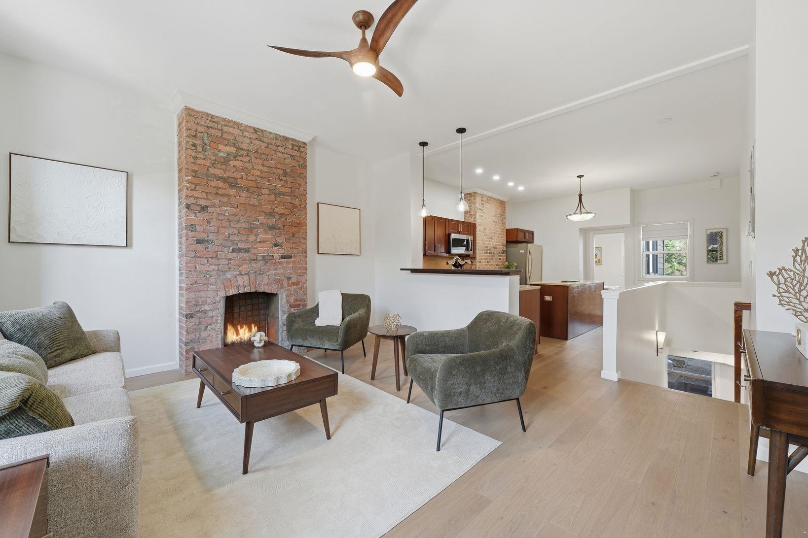 422 OGDEN AVE Unit: 1