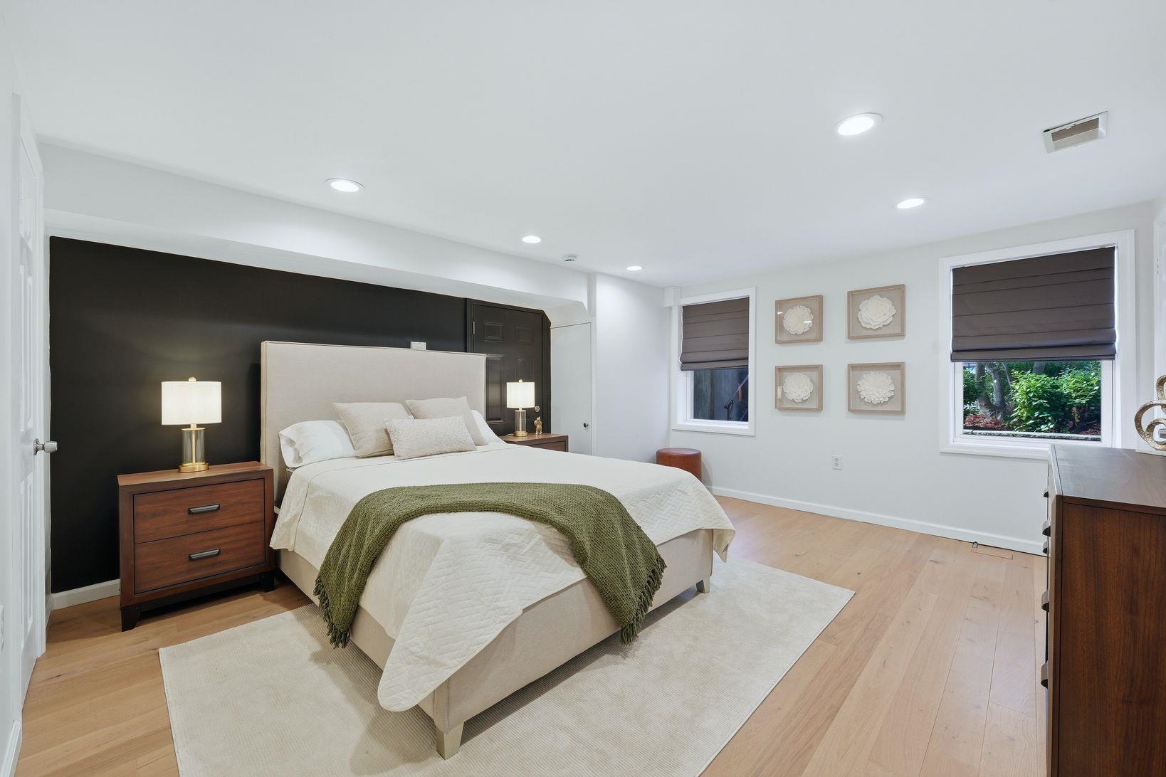 422 OGDEN AVE Unit: 1