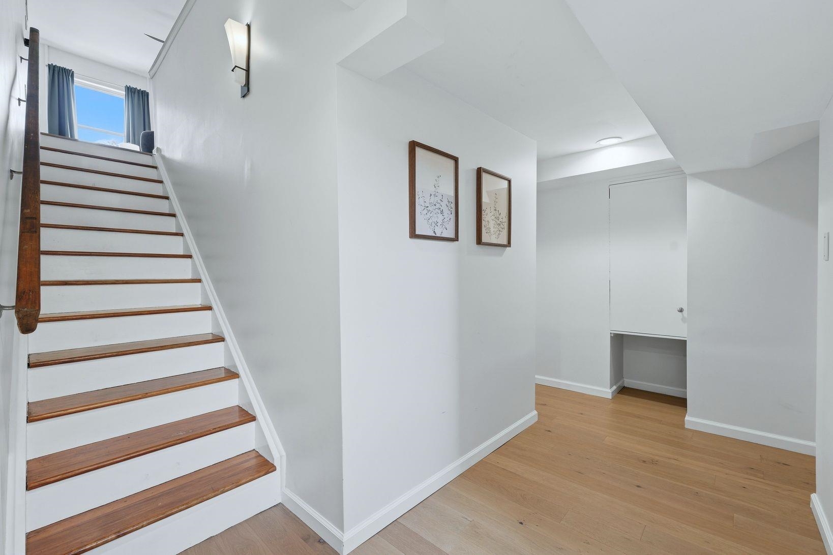 422 OGDEN AVE Unit: 1