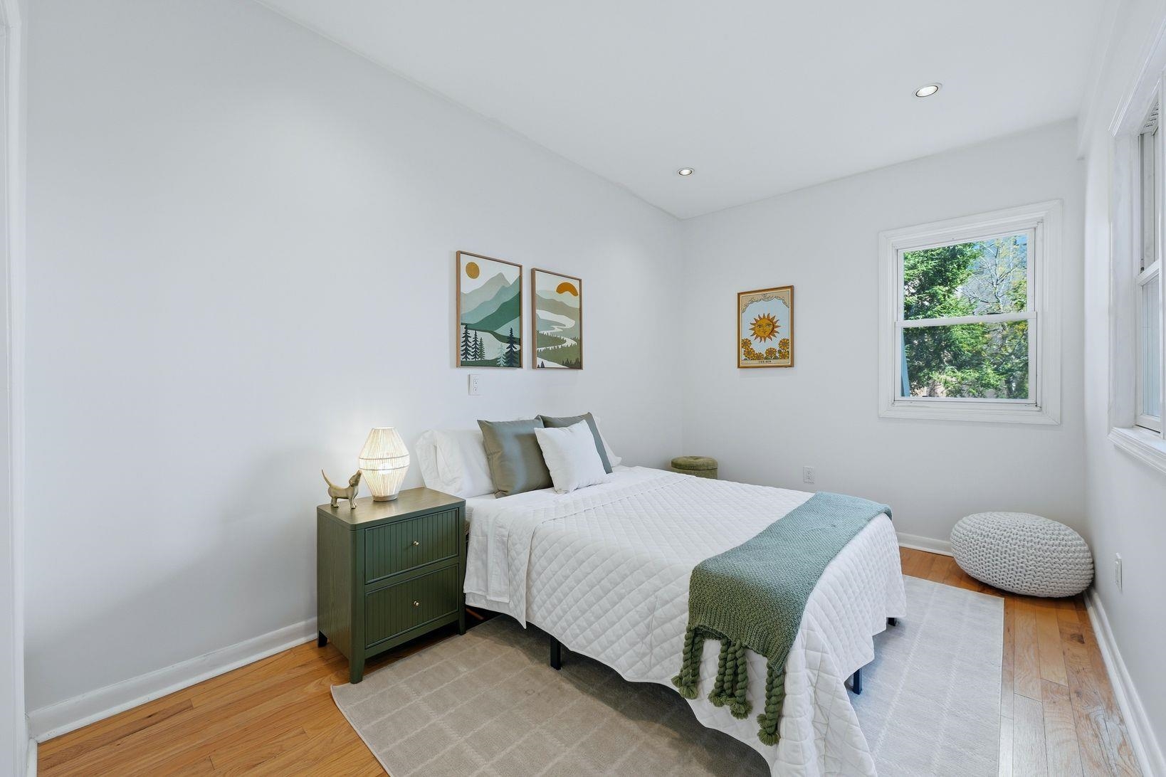 422 OGDEN AVE Unit: 1