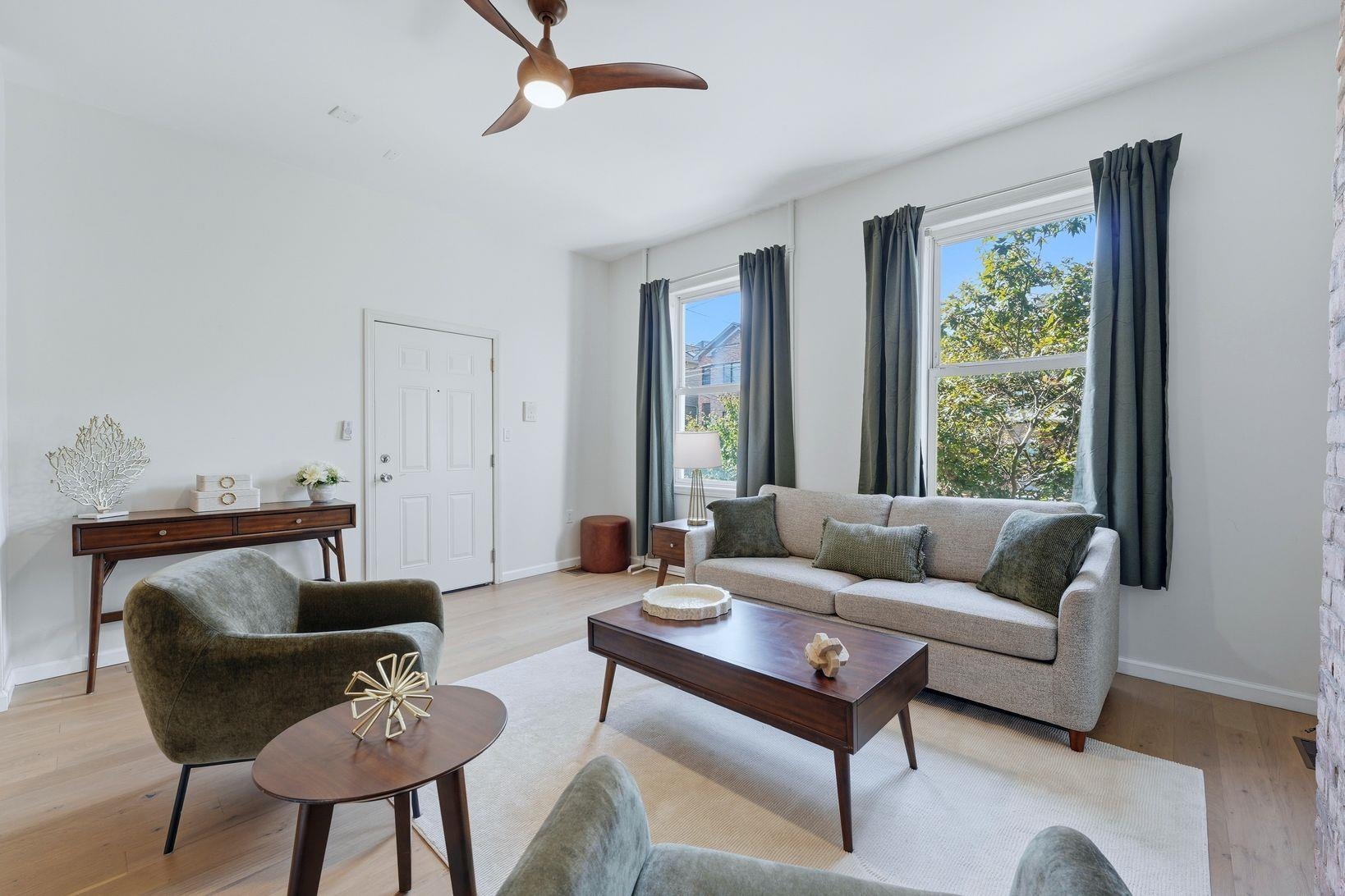 422 OGDEN AVE Unit: 1