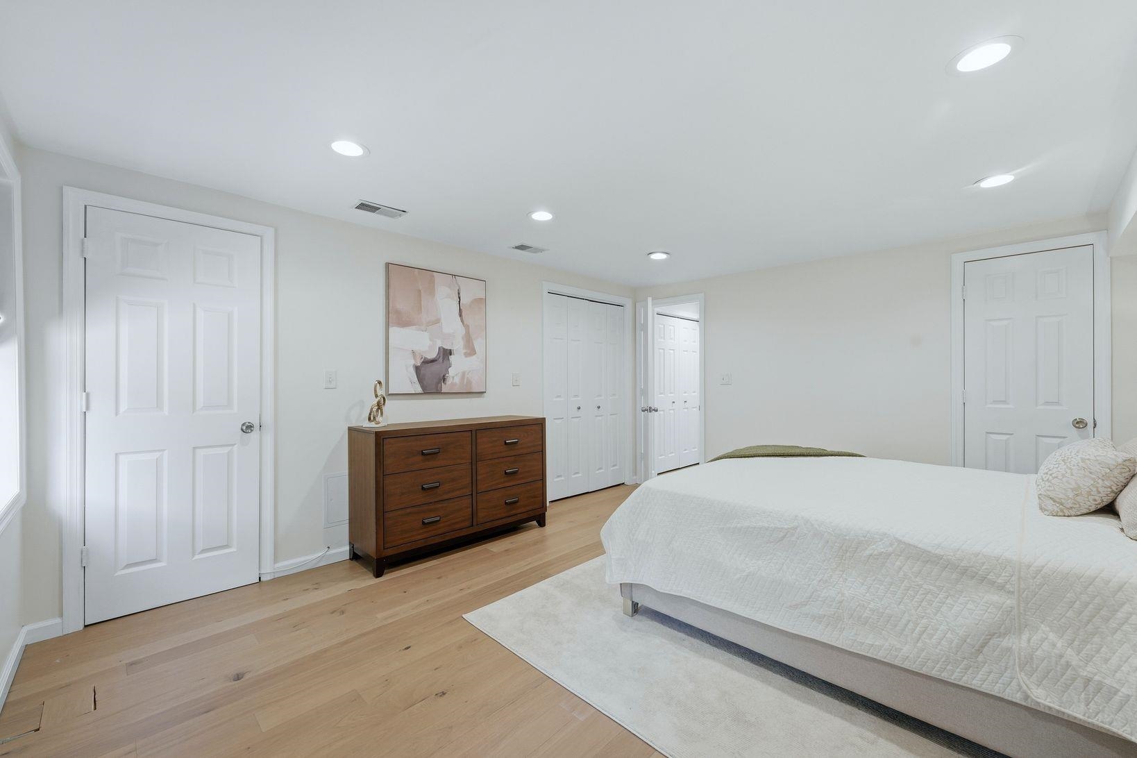 422 OGDEN AVE Unit: 1