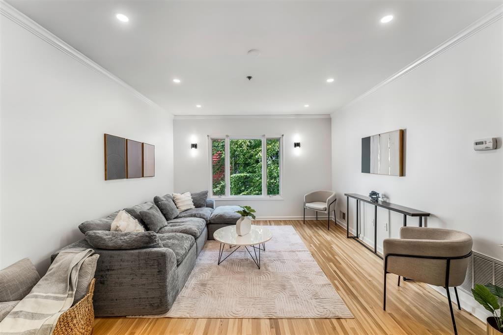 508 1ST ST Unit: 2W